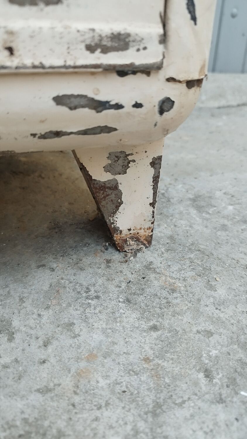 Vintage metal locker with 2 doors