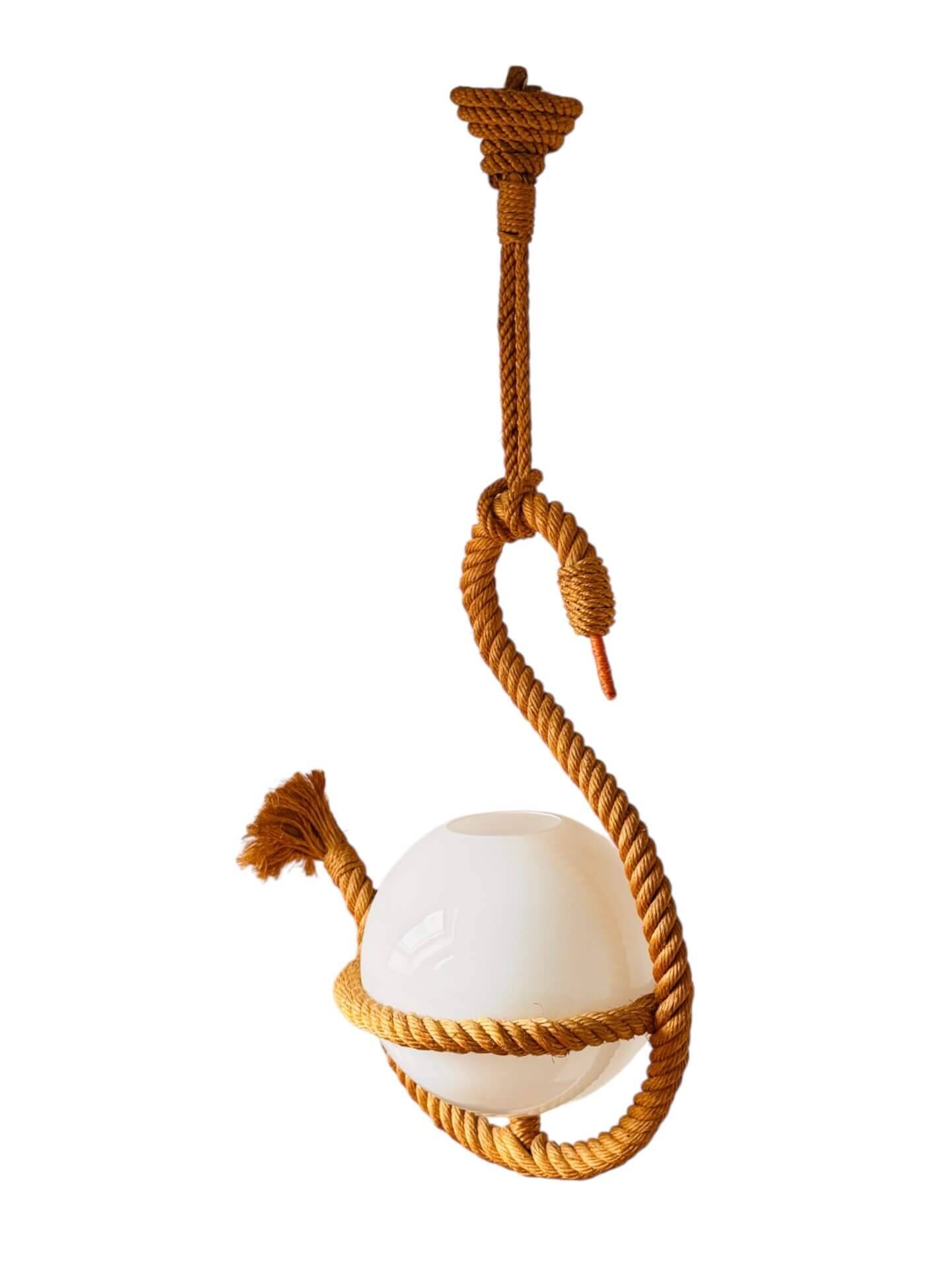 Suspension cygne par Adrien Audoux et Frida Minet