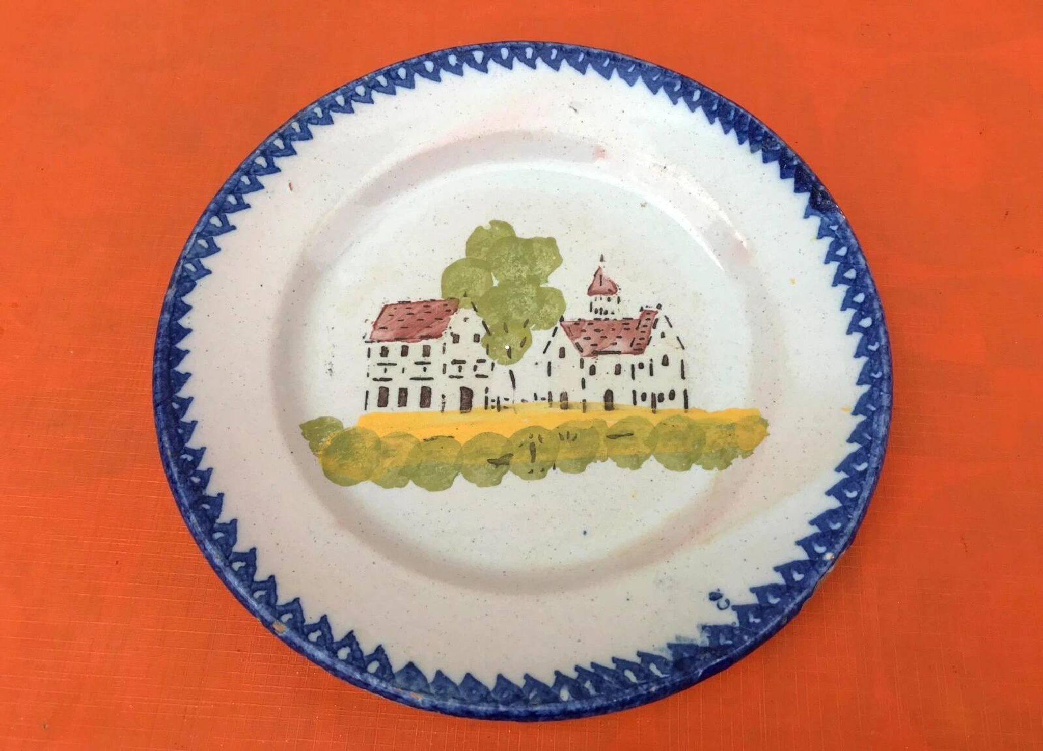 Faïence de Charolles Ancienne assiette Décor traditionnel