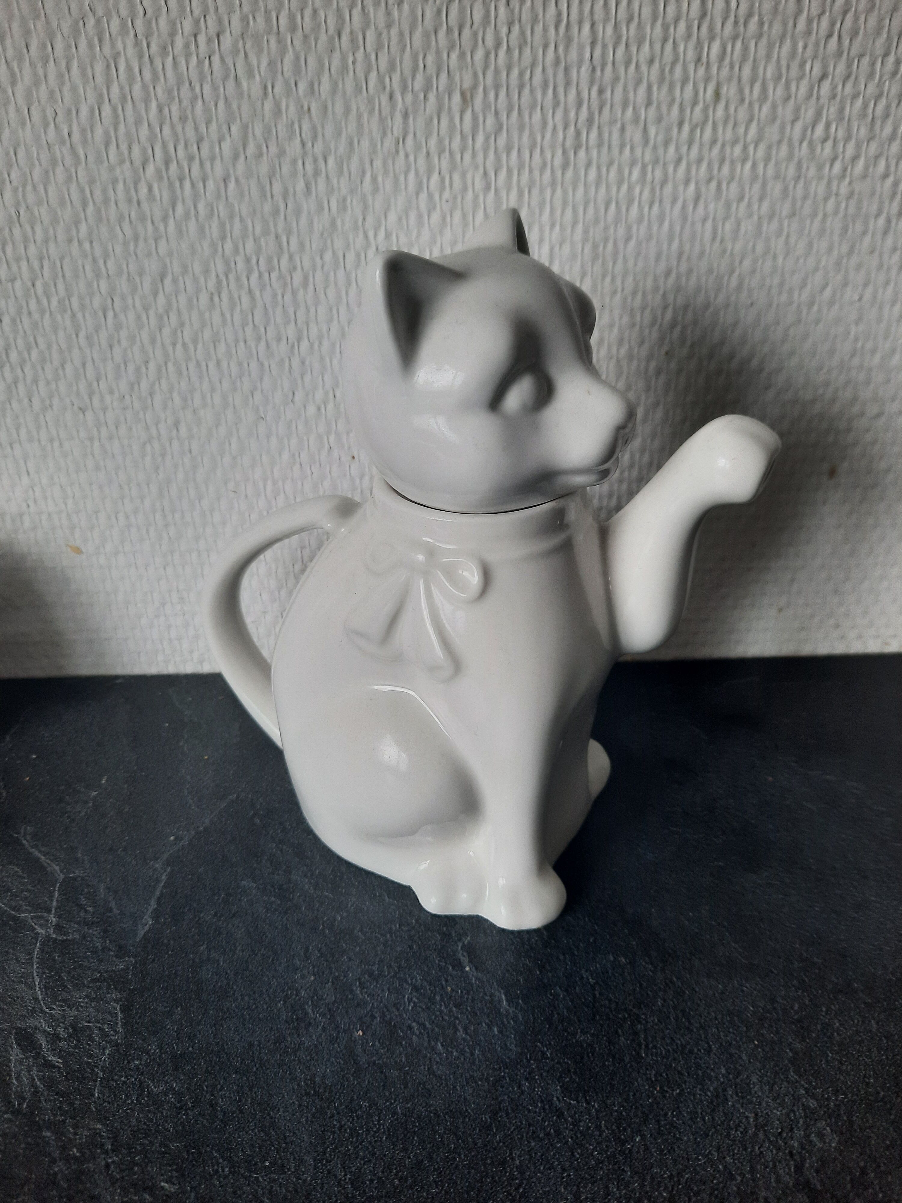Teapot white cat