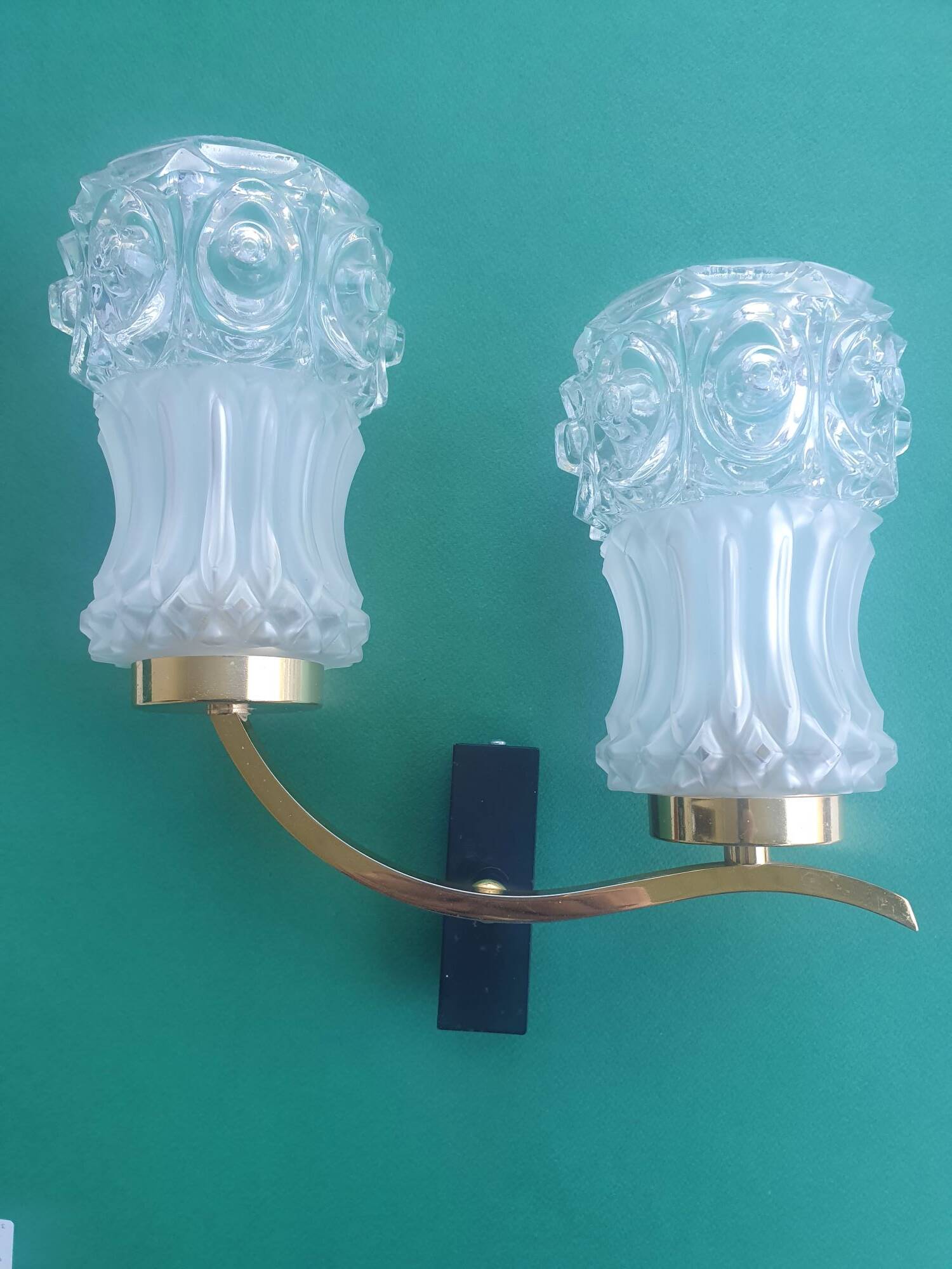 Antique gold wall light
