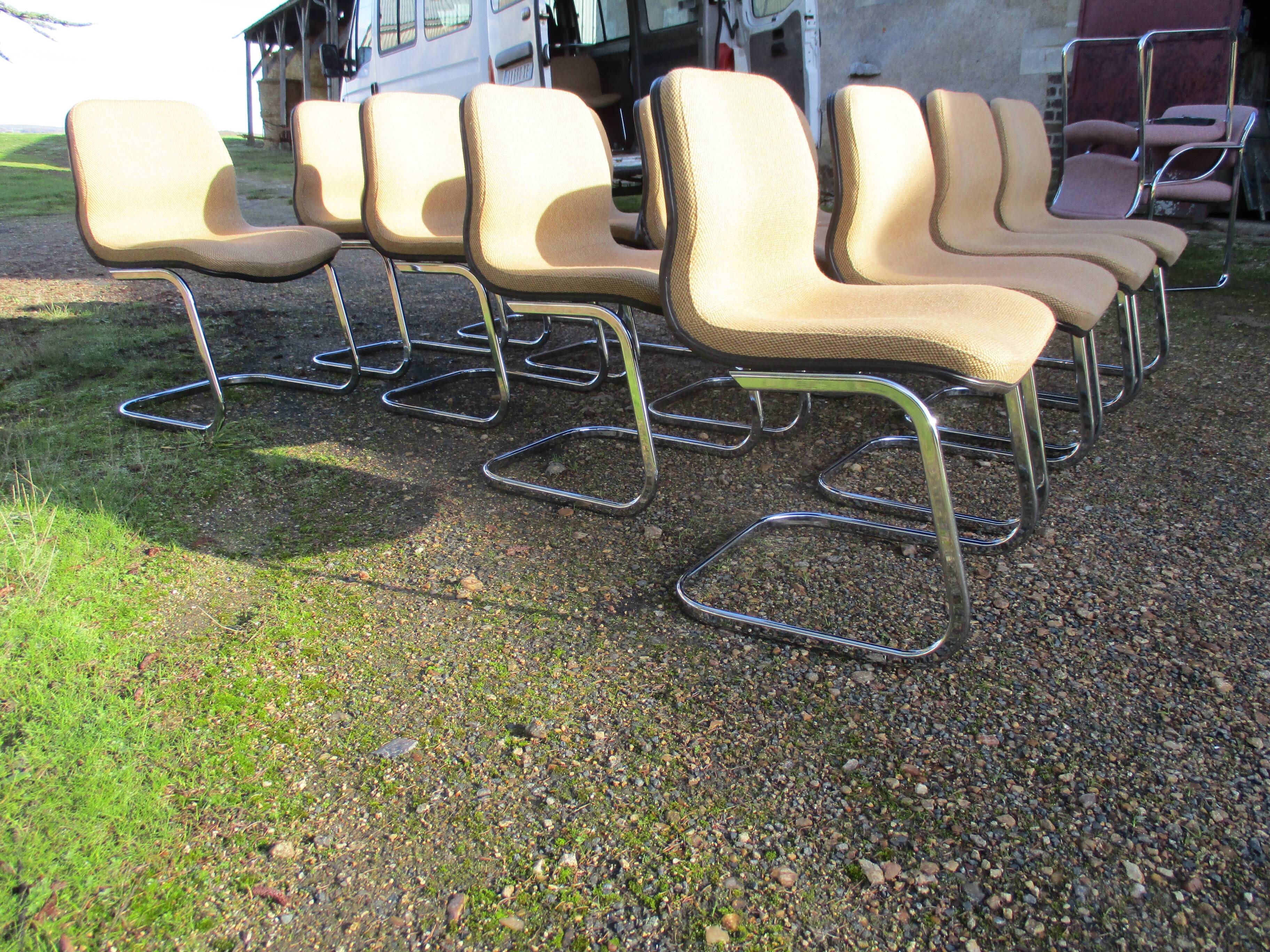 Set of 12 Strafor conference chairs, 70s