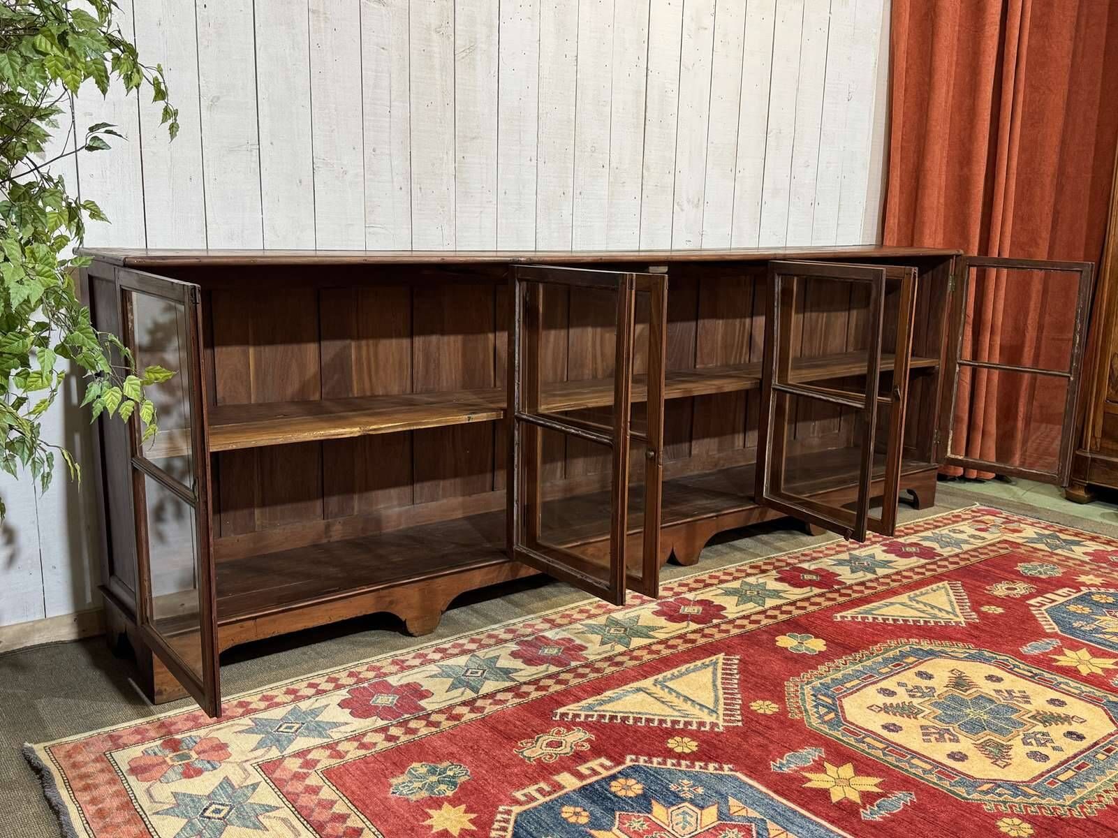 Enfilade with 6 original Indian mahogany doors from the 1950s.