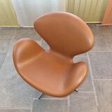 Swan armchair Arne Jacobsen edition Fritz Hansen brown leather