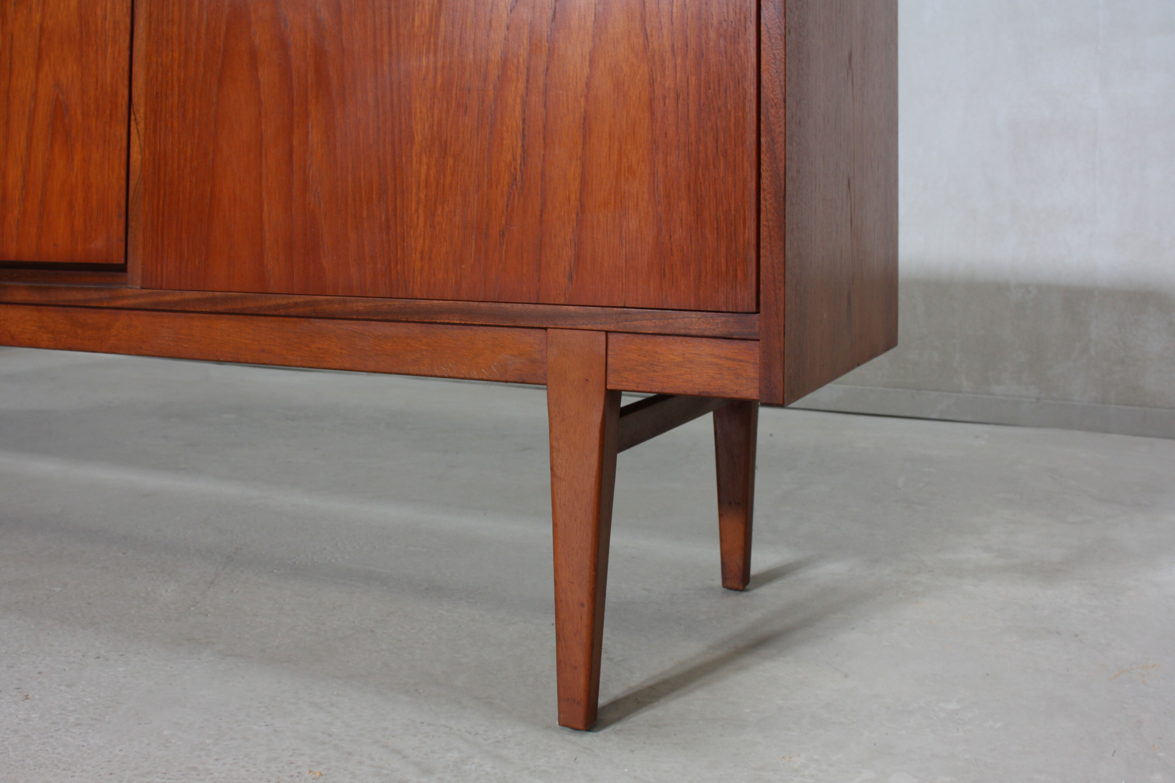 Enfilade anglaise en teck marque Nathan 1960