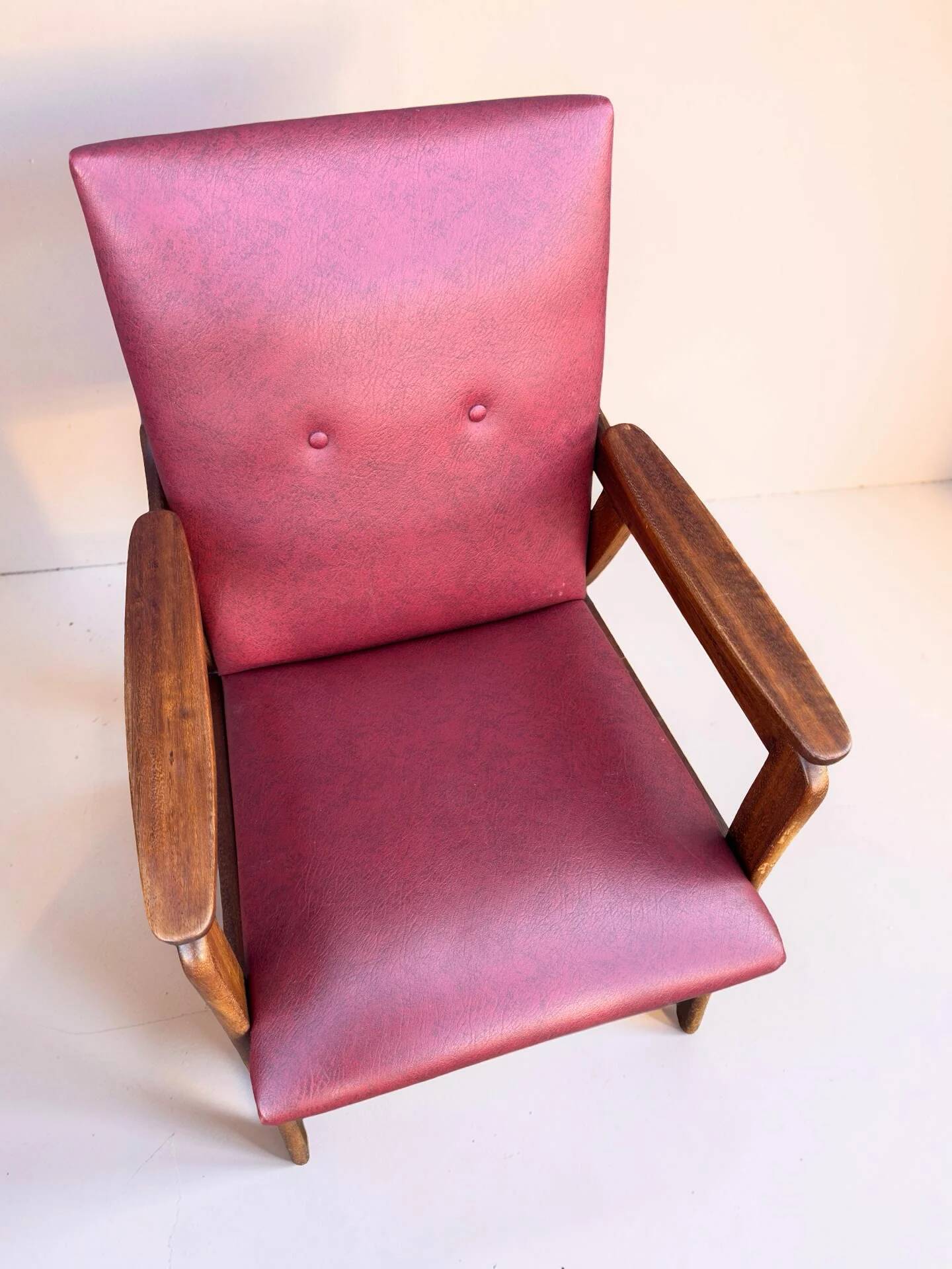 Vintage design armchair set – red skai and teak (1960s)