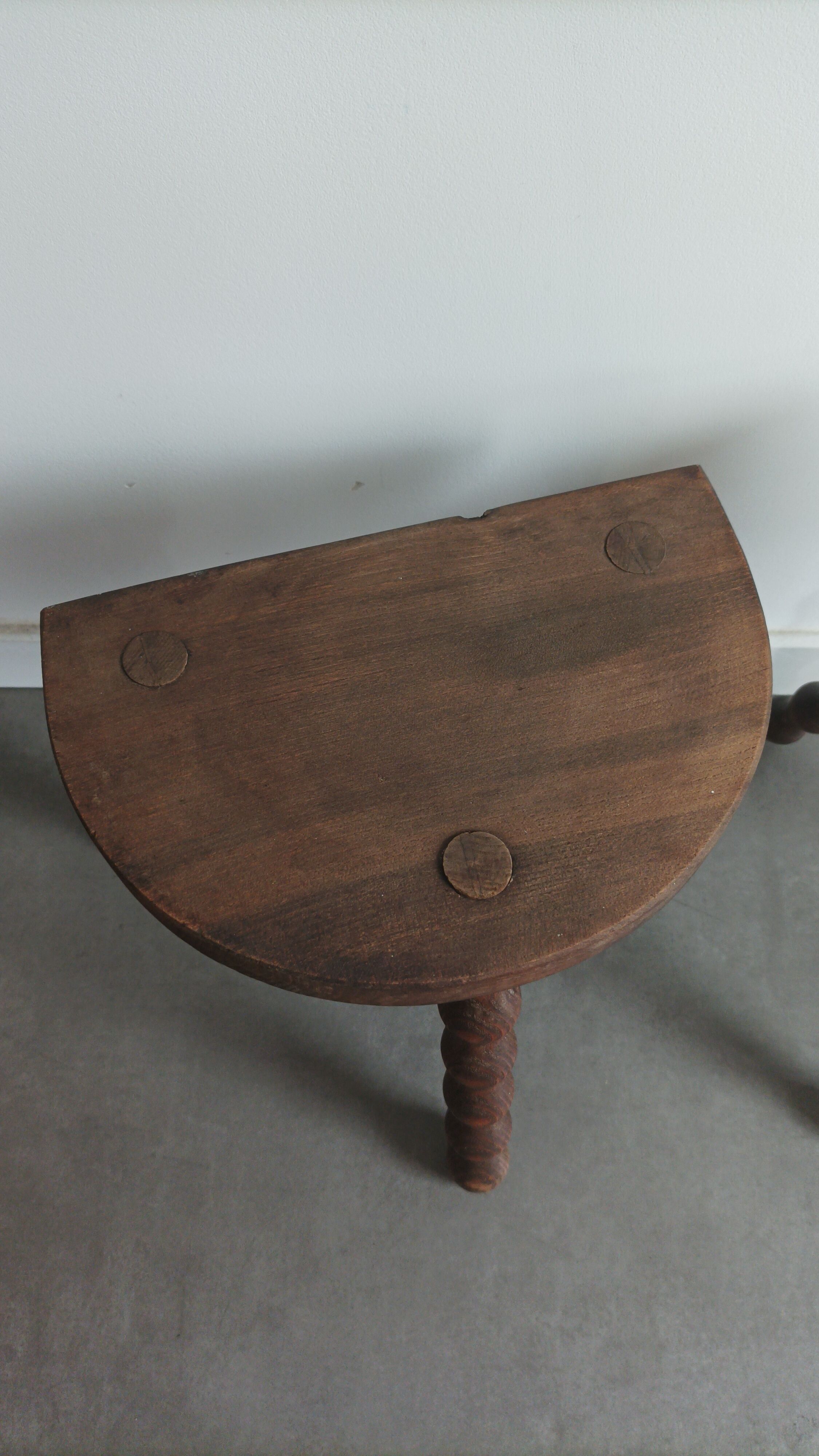 Tabouret tripode