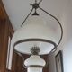 Lustre en opaline et cuivre