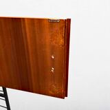 Wall unit