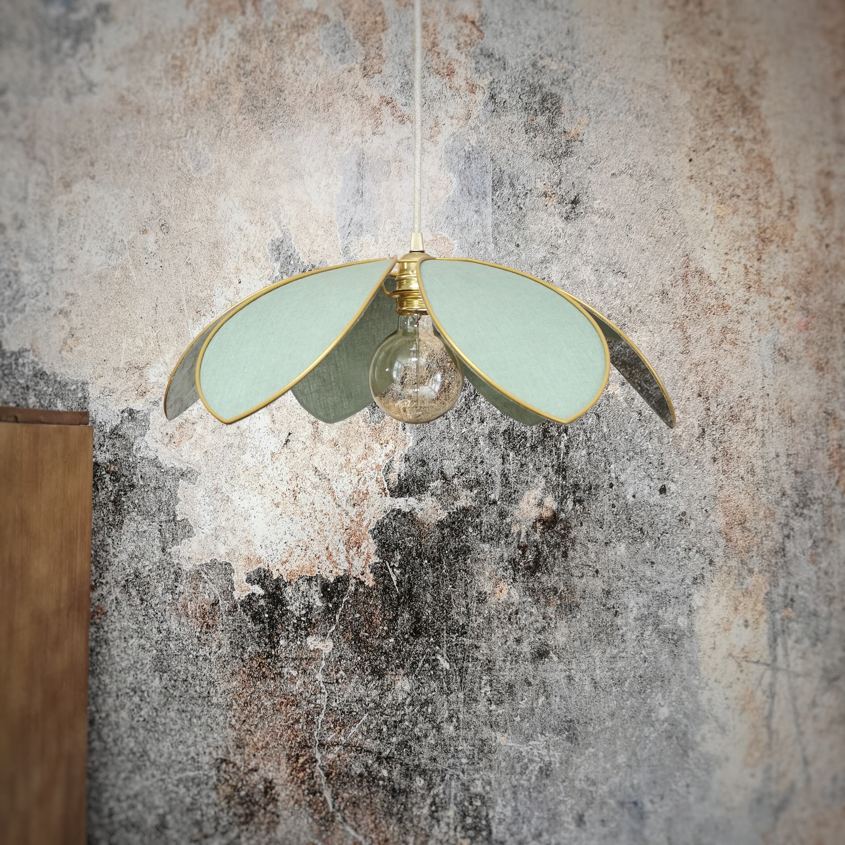 Suspension fleur pétales lin vert celadon