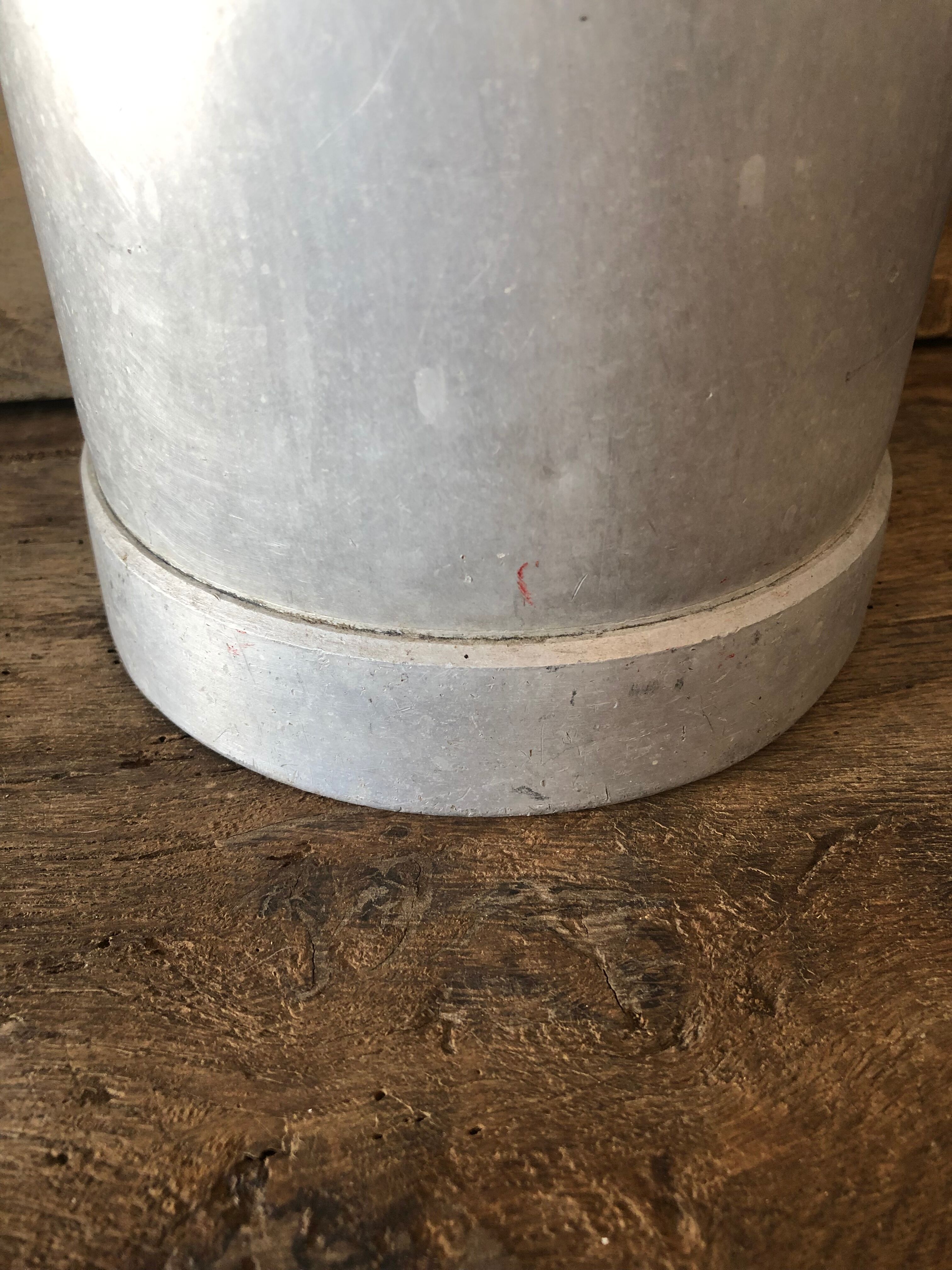 Zinc milk pot