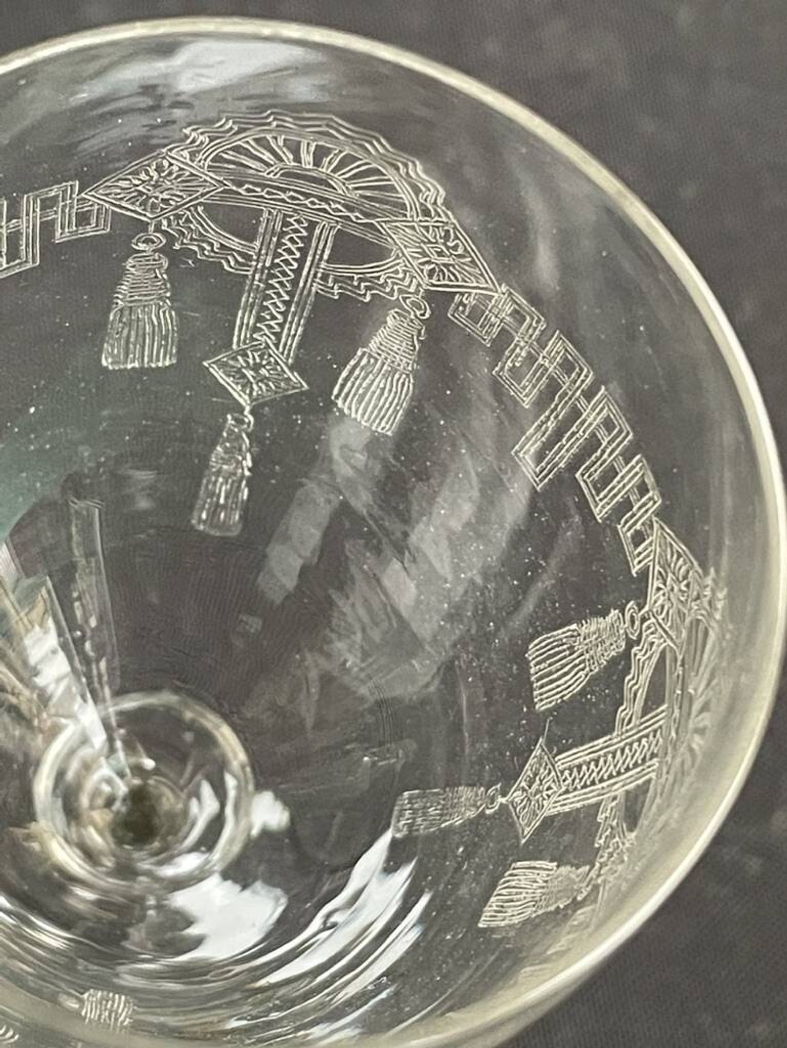 8 guilloché footed glasses – Art Nouveau