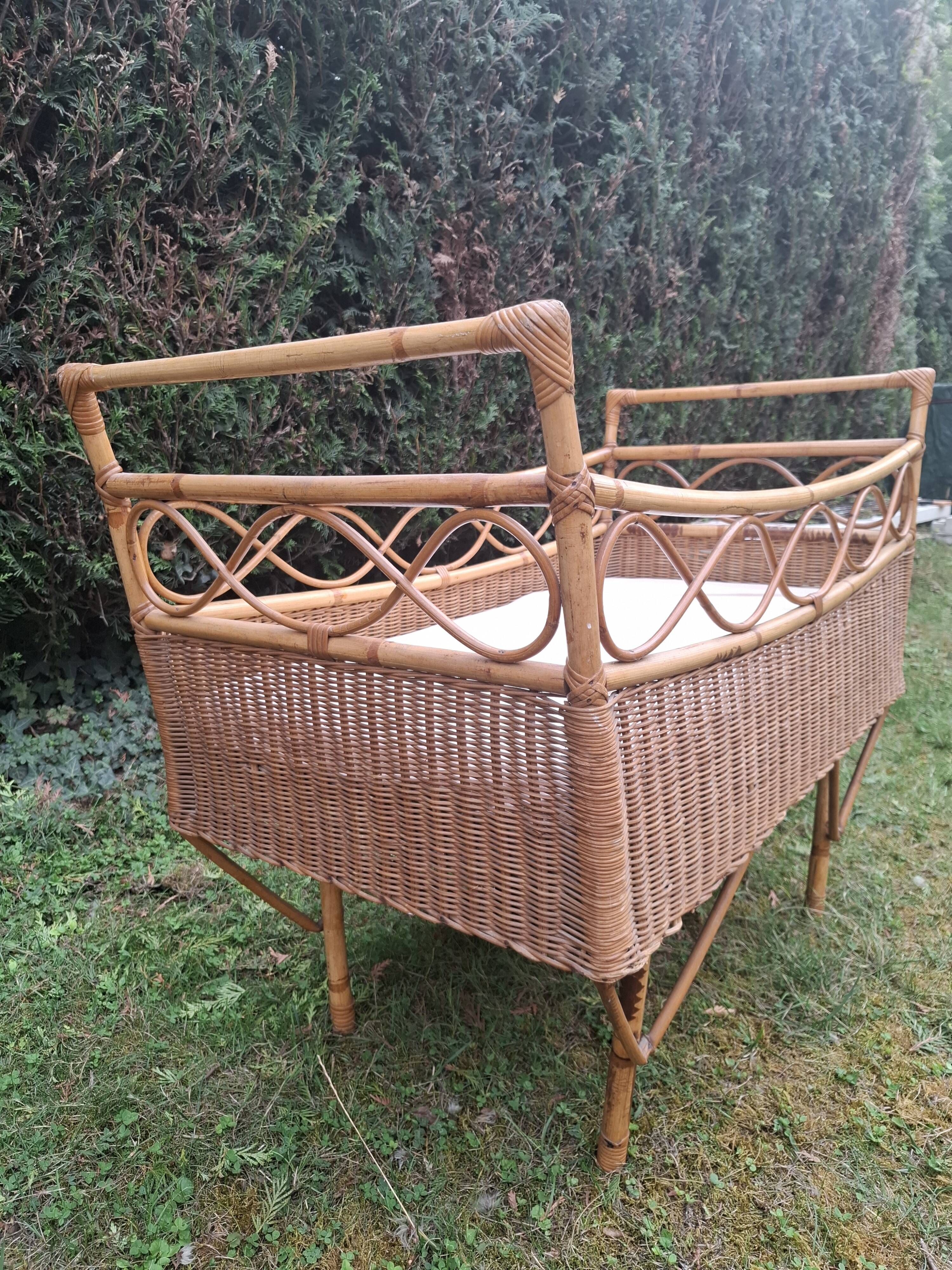 Vintage rattan baby cot