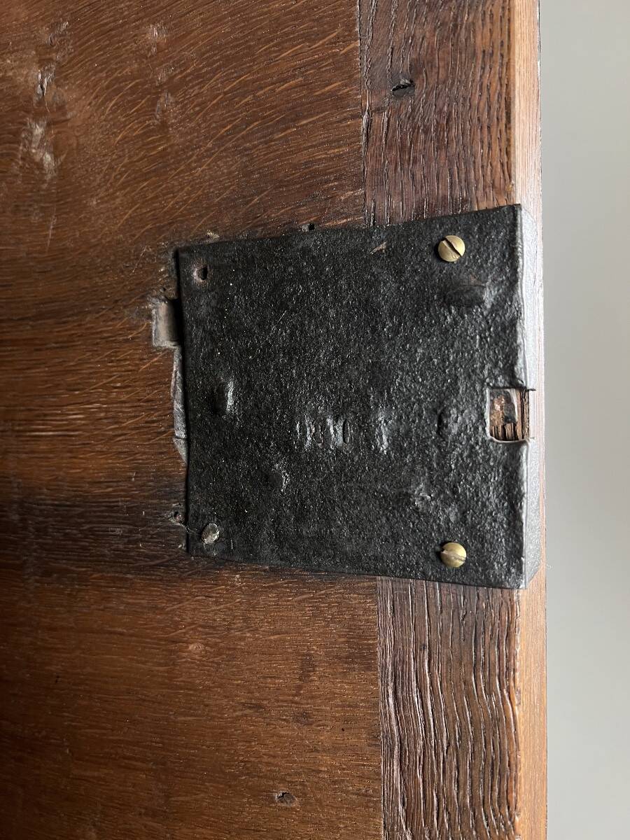 Antique carved wooden buffet in Renaissance style, late 18th / early 19th century.