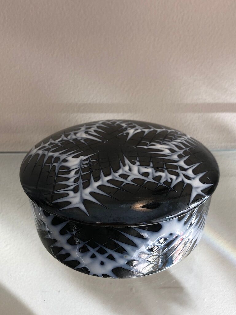 Ceramic box with its lid