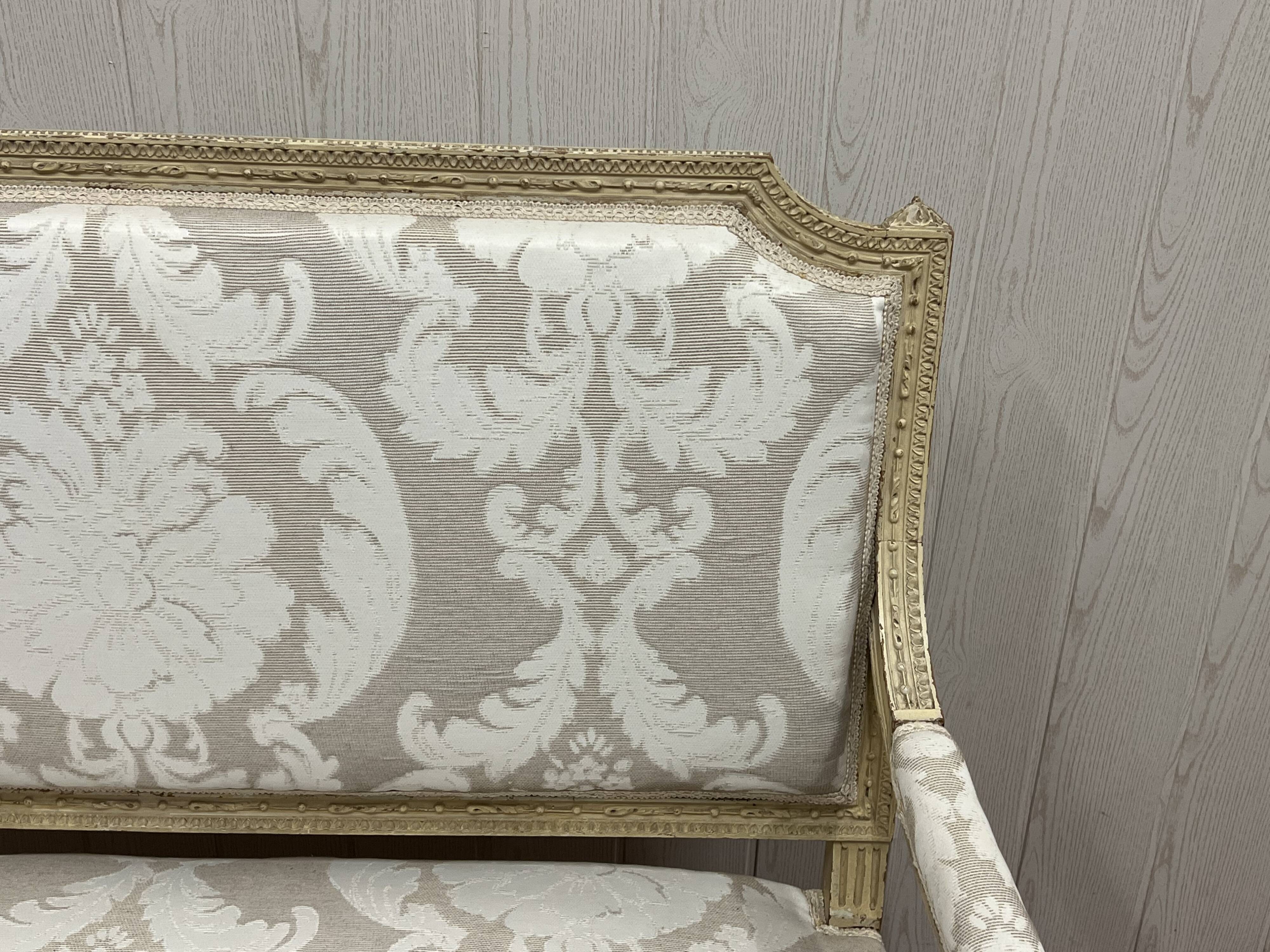 Salon style Louis XVI