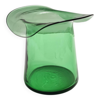 Vase cylindrique en verre soufflé à la main vert, Empoli, Italie