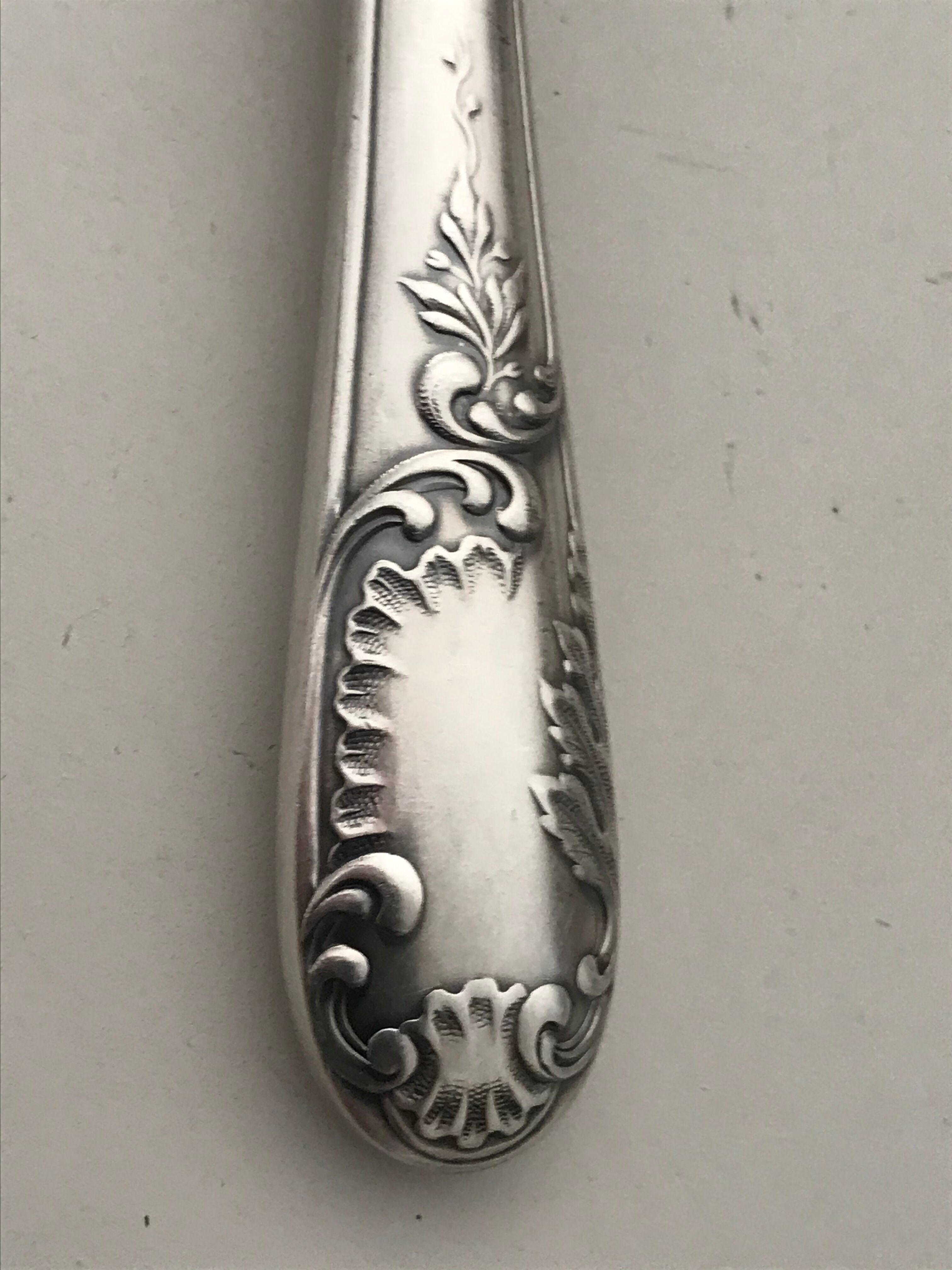 10 Series of 10 silver metal knives François Frionnet