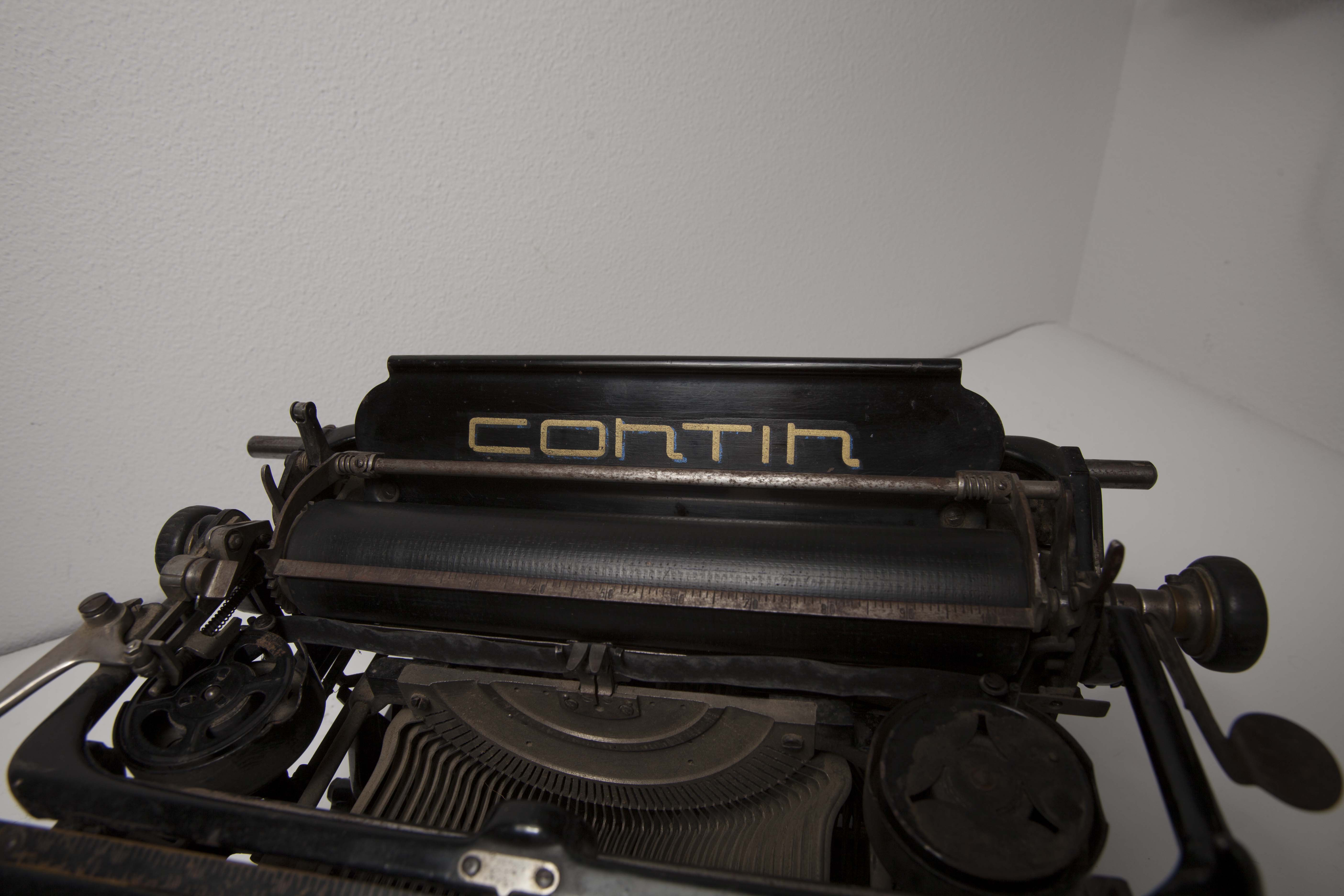 Typewriter continsouza 20s