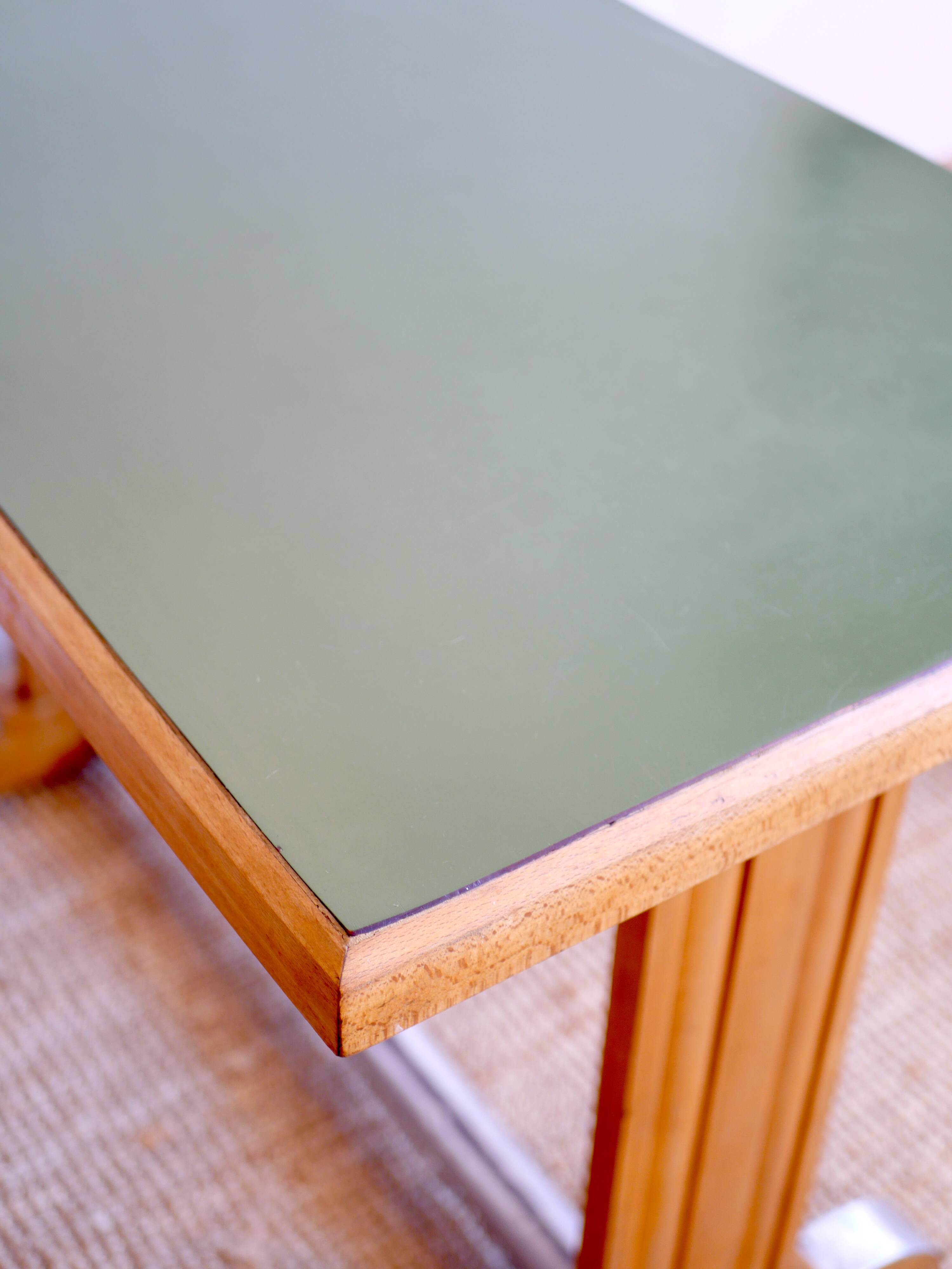 Bistro table and its two 1950s chairs