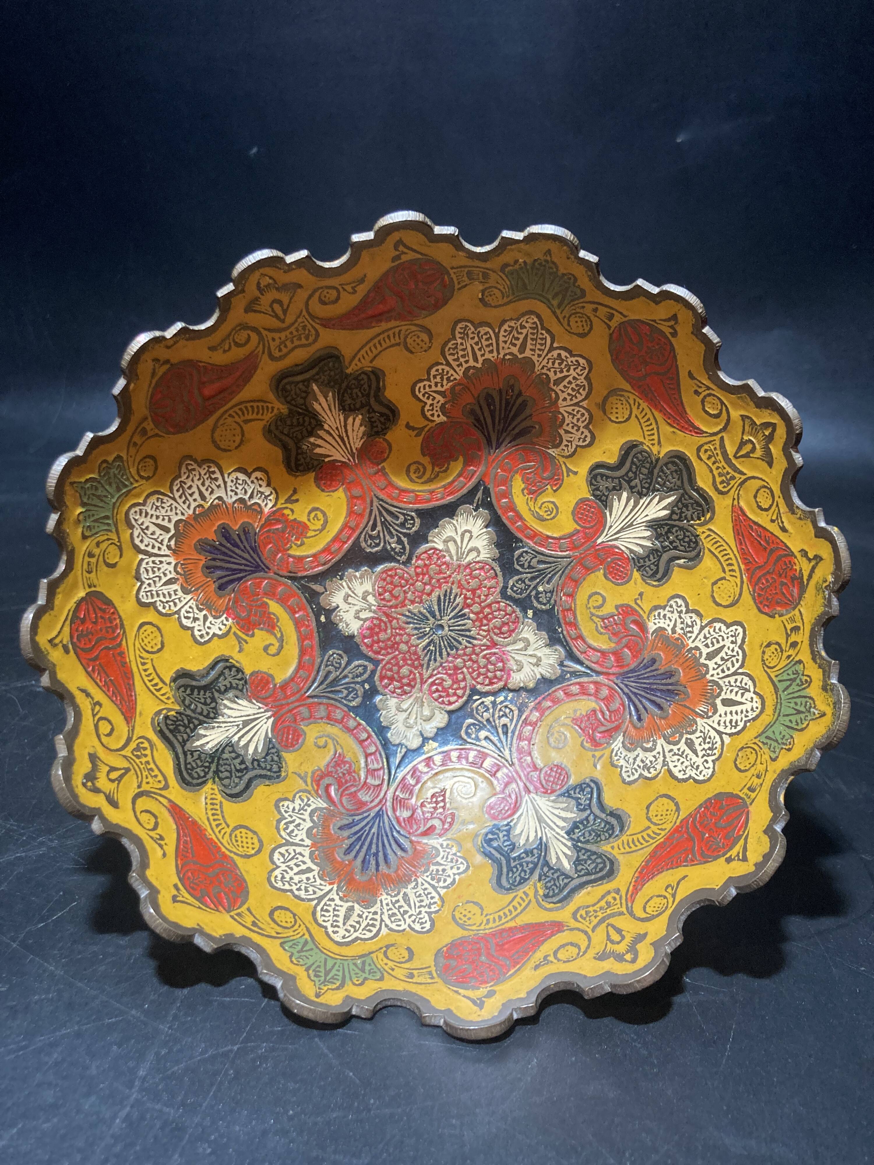 Empty pocket in gold metal