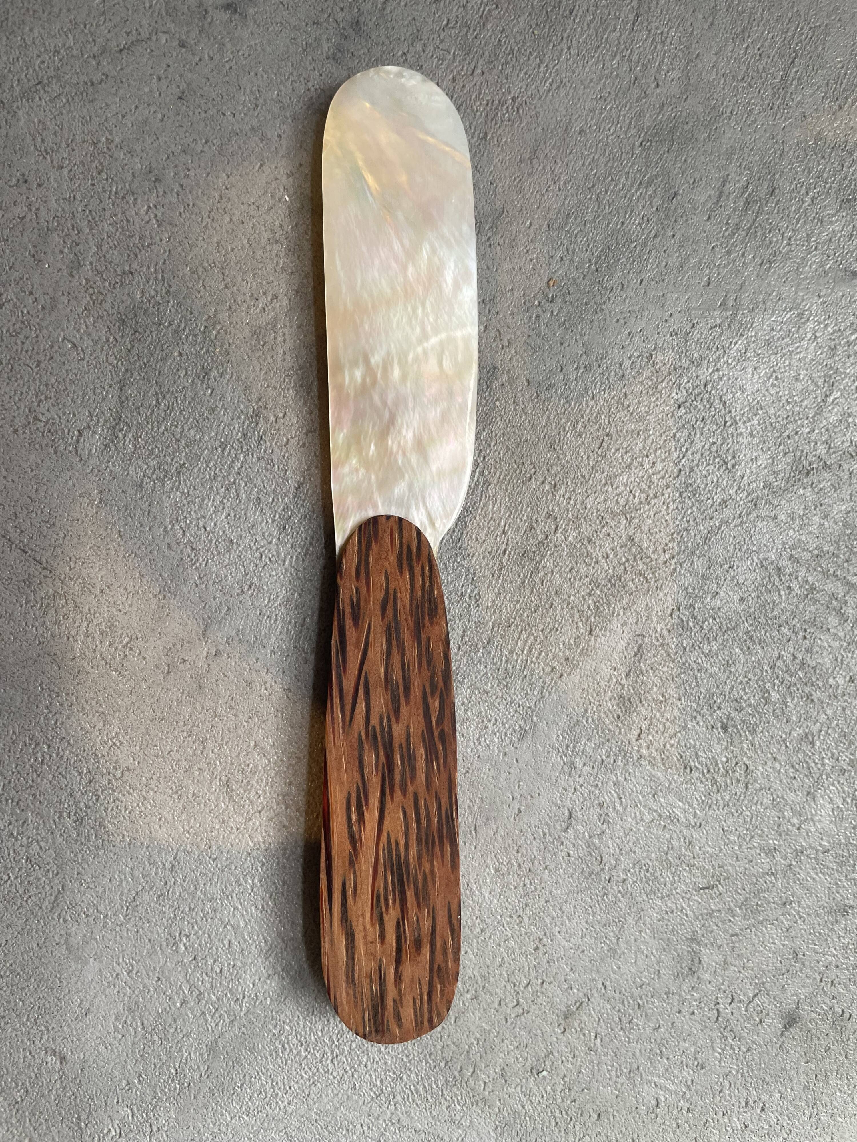 Mother-of-pearl and wood knife