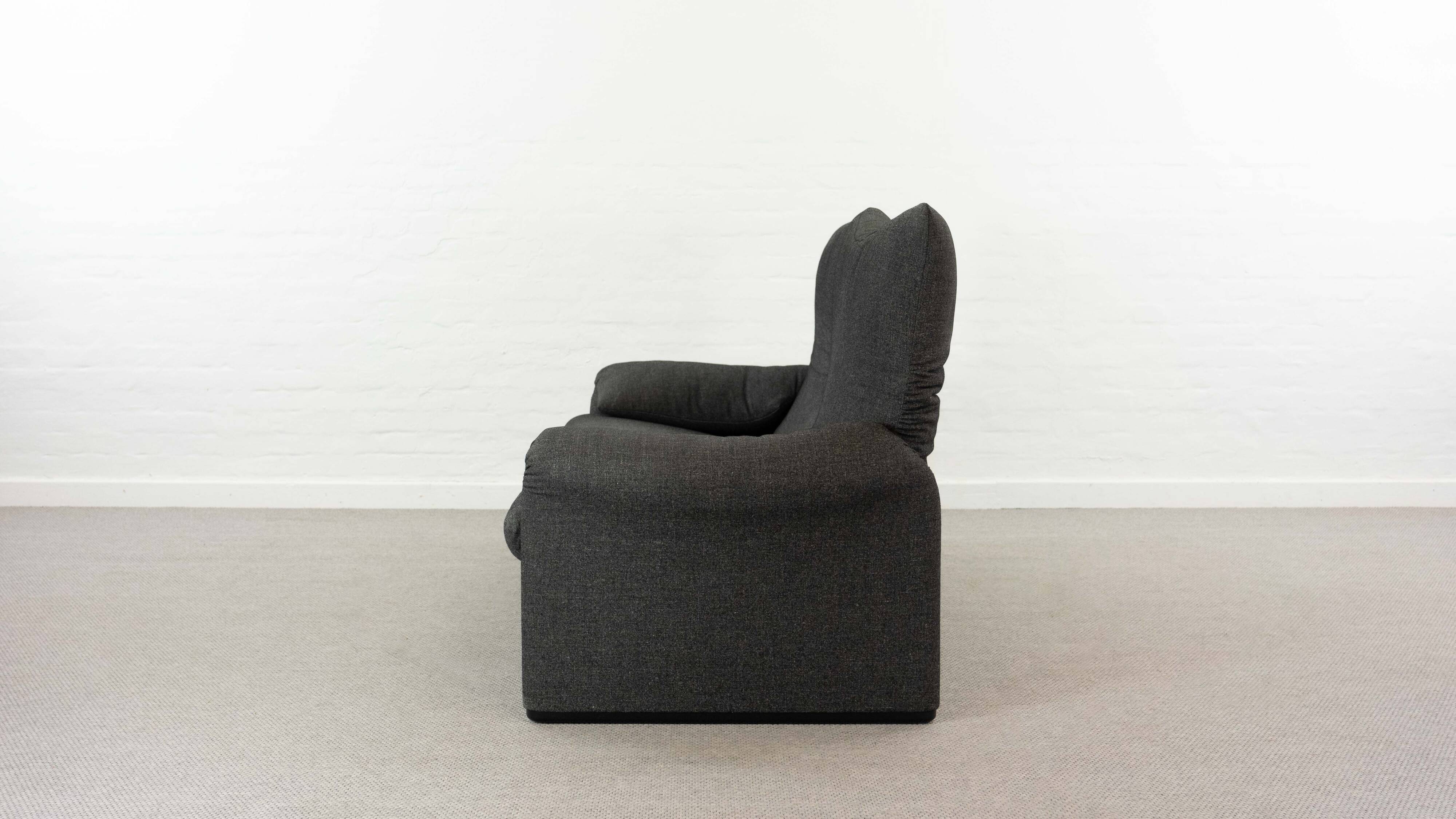 Maralunga 2.5-seat Sofa by Vico Magistretti for Cassina, Italy