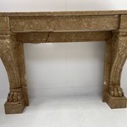 Napoleon III fireplace with claw feet in speckled marble, 19th century.