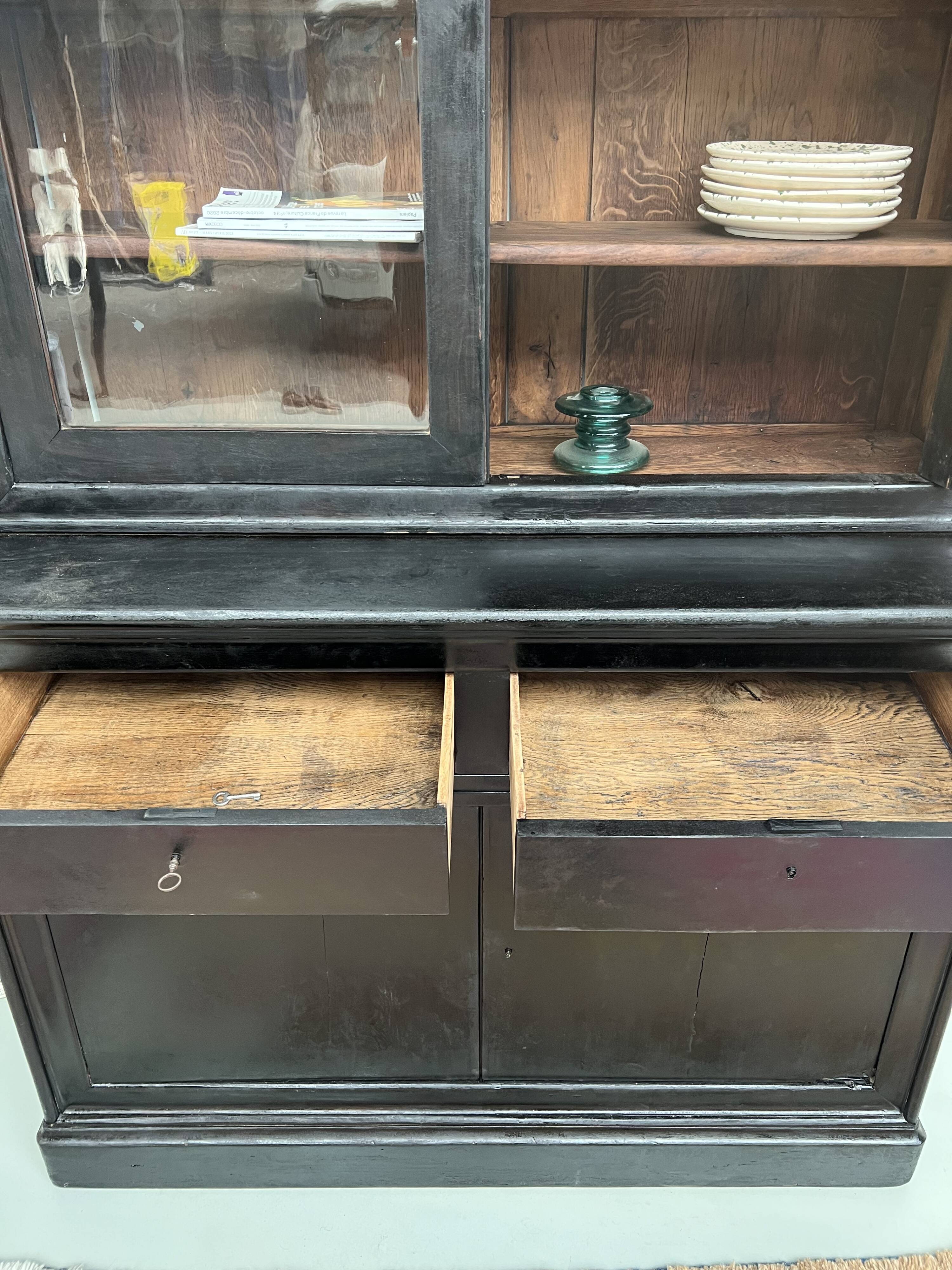 Sideboard - showcase 2 old body in blackened wood