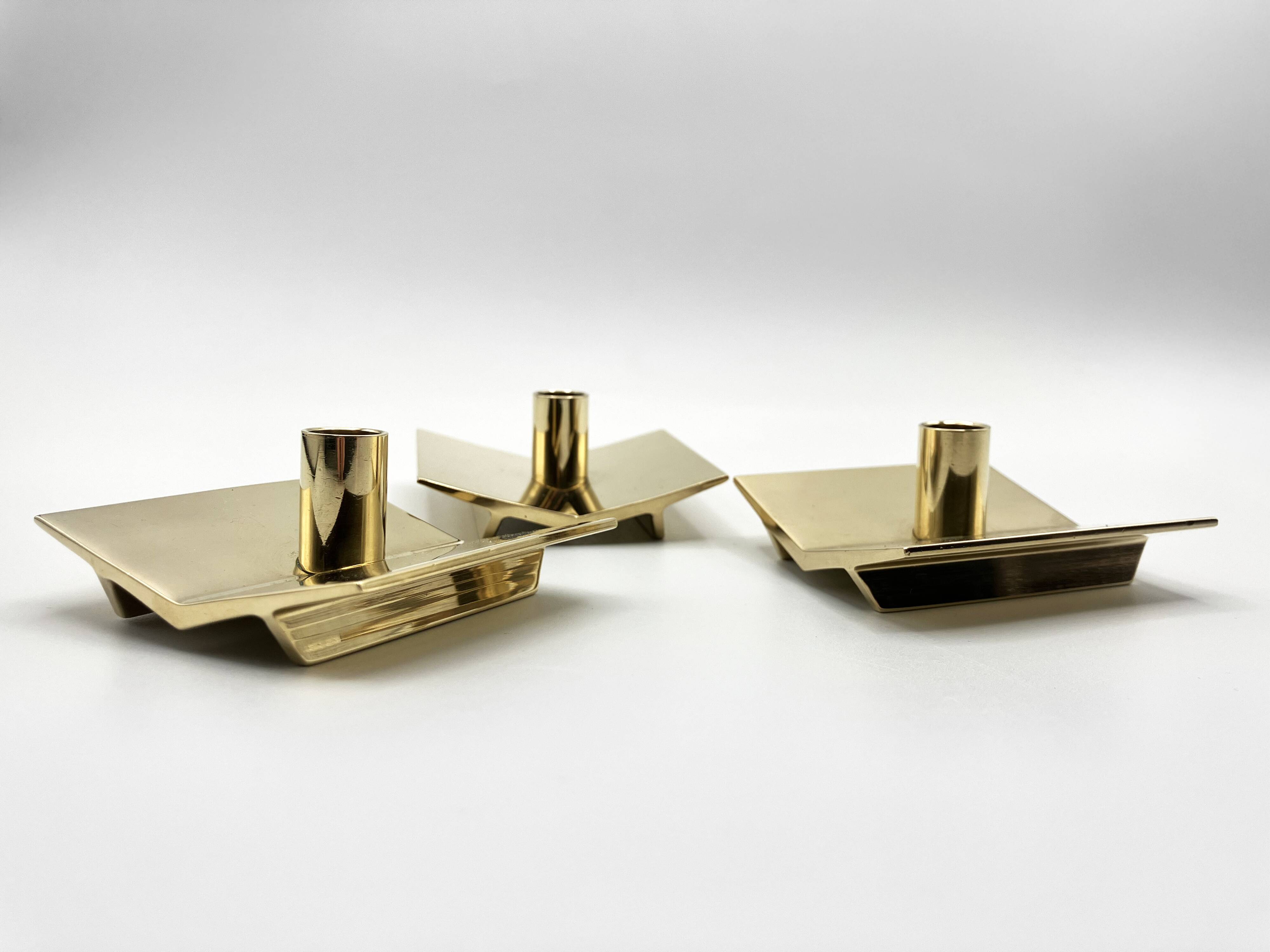 3 “Profile” candlesticks no. 70 in brass • Design Pierre Forssel for Skultuna Éditions • 1960