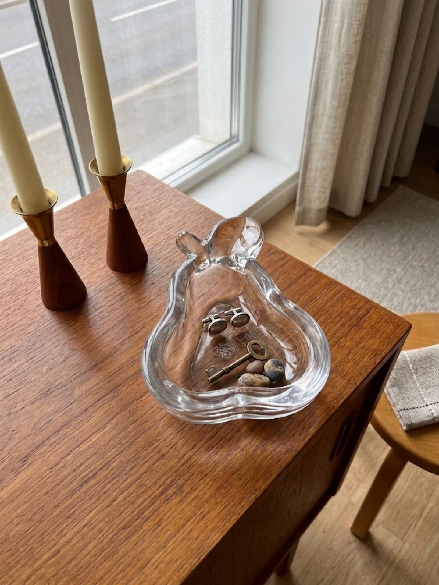 Vintage pear-shaped crystal catchall signed Art Vannes France - 60