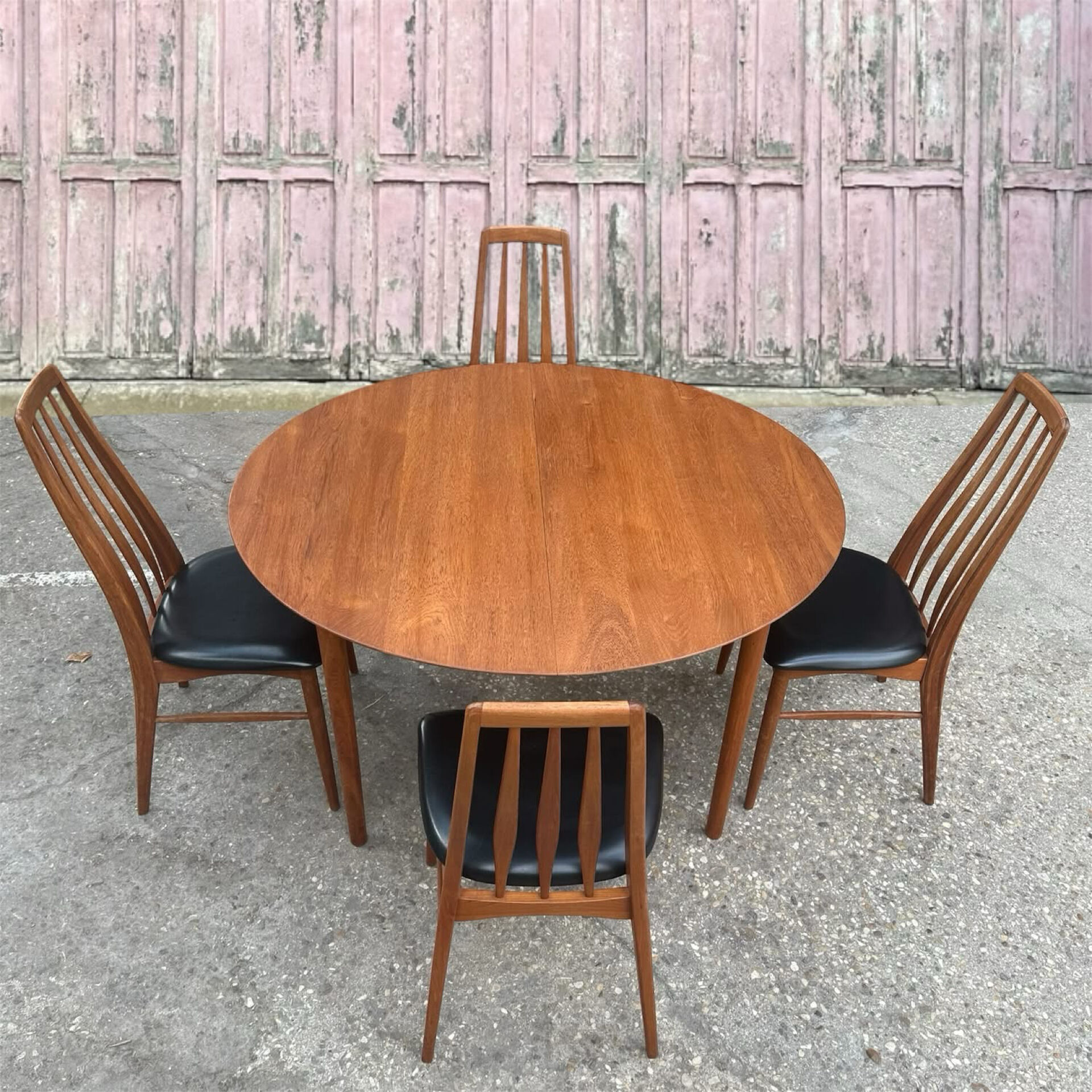Solid teak table by Peter Hvidt for Soborg, 1956