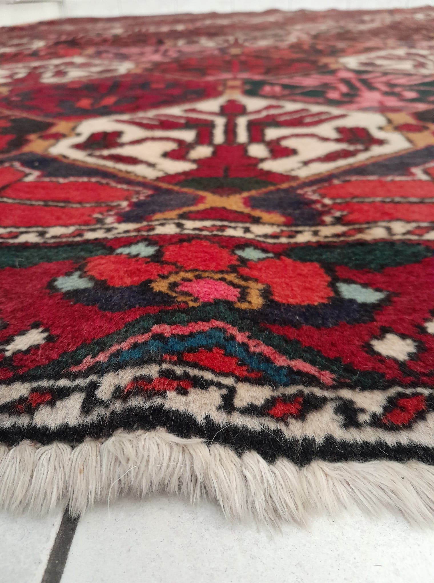 Handmade Persian Bachtiar rug 288x201cm