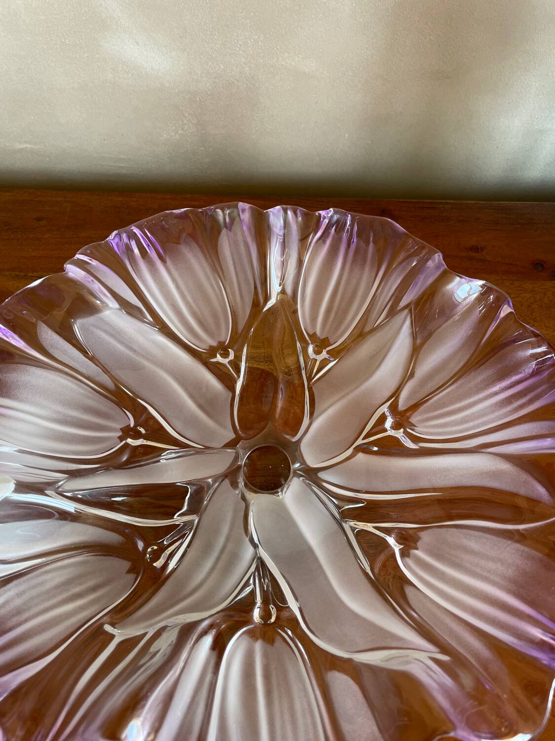 Fruit bowl on stand