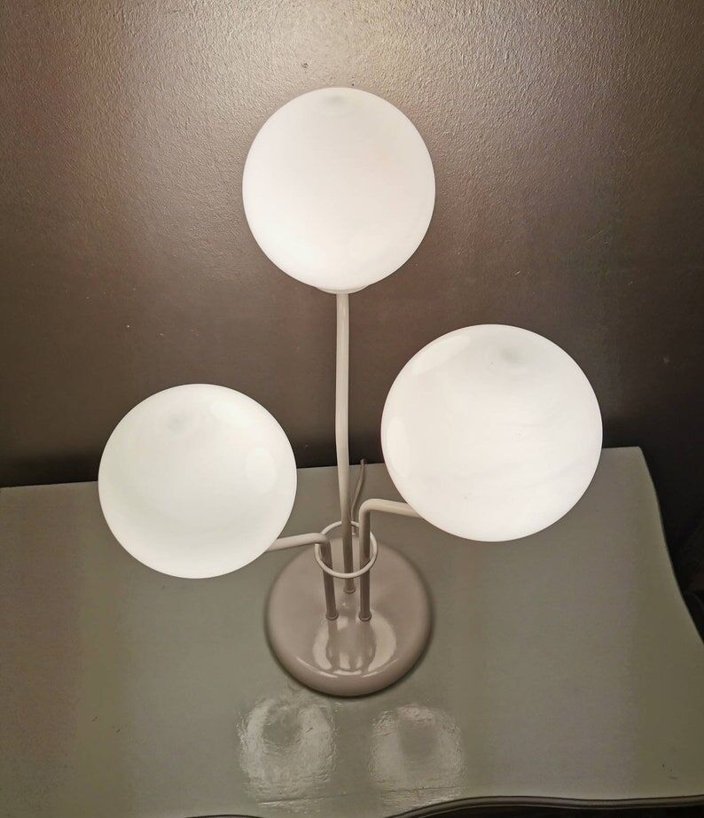 Vintage table lamp in white metal with 3 balls, 80s