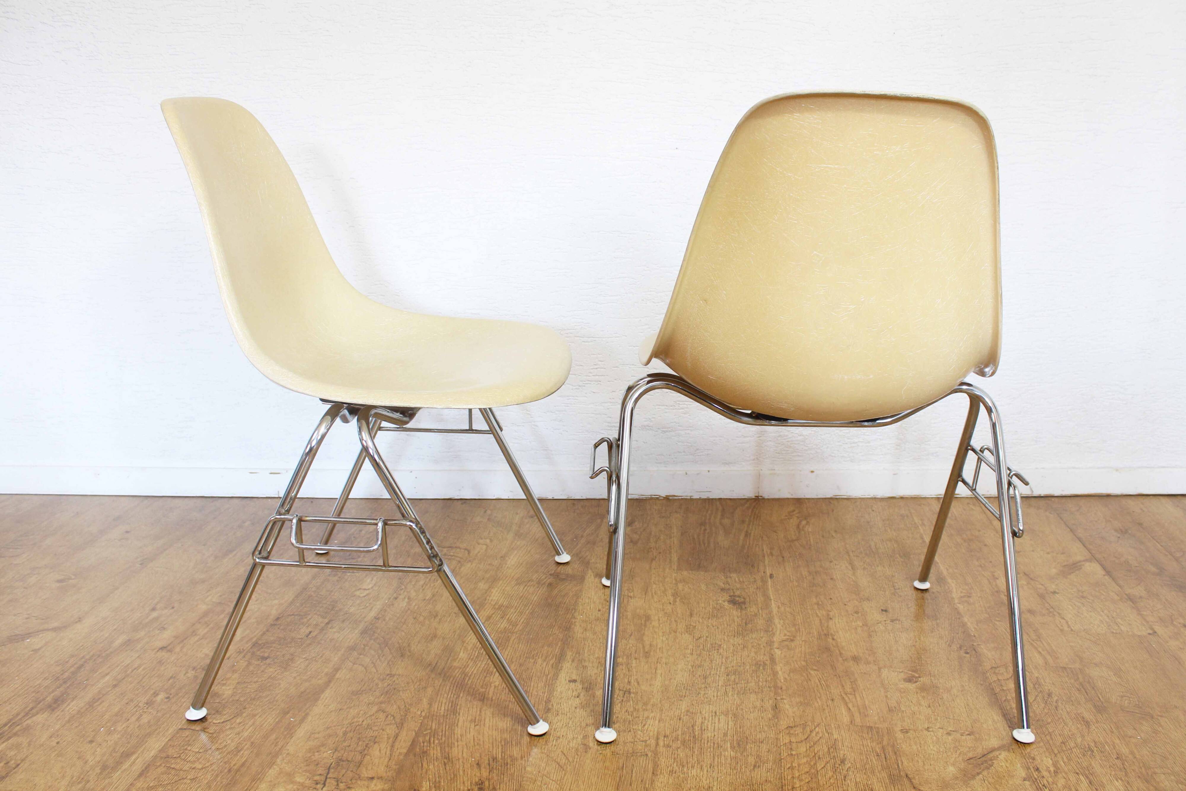 Pair of Eames / Herman Miller DSS model fiberglass chairs