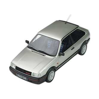 Volkswagen polo mk.2 g40 (1994) 1/18 ottomobile