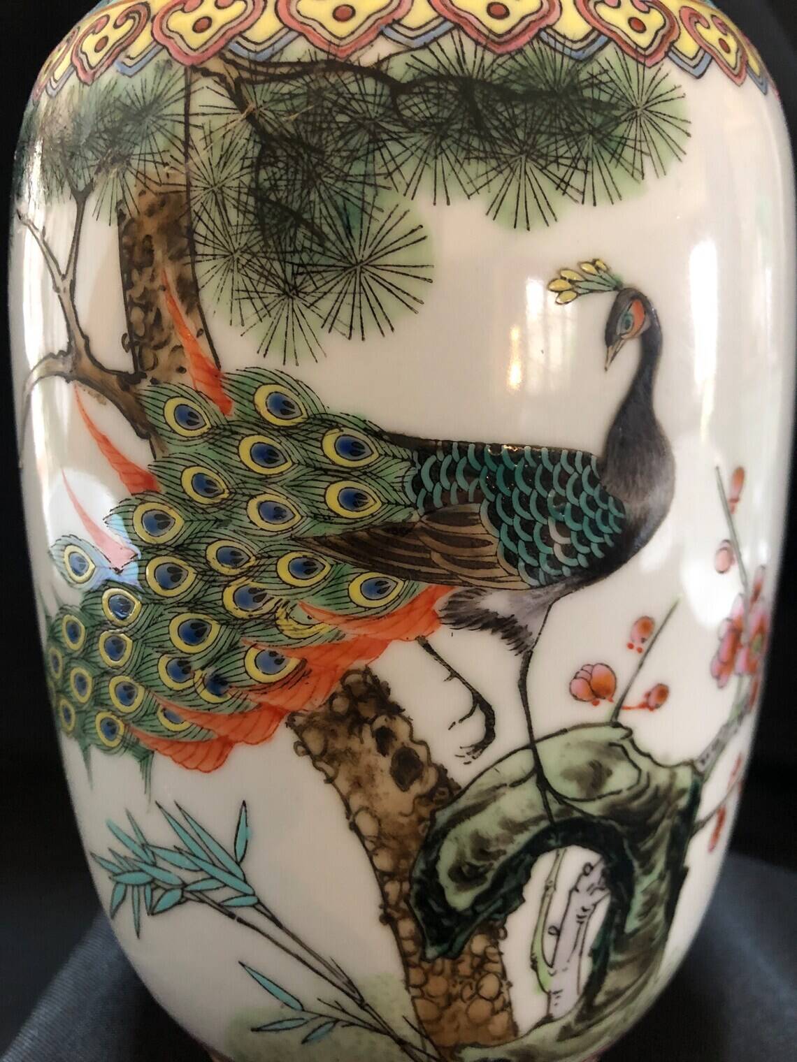 Chinese famille rose porcelain vase hand painted work 1970s