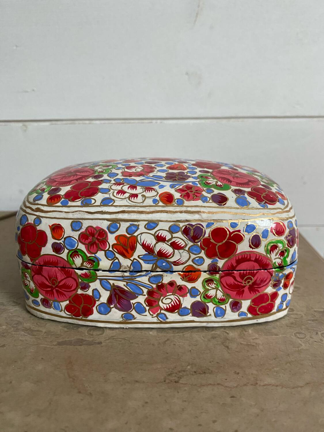 Old lacquered papier-mâché jewelry box