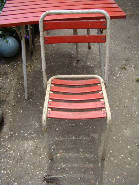 Garden table and two vintage canvas chairs 50/60