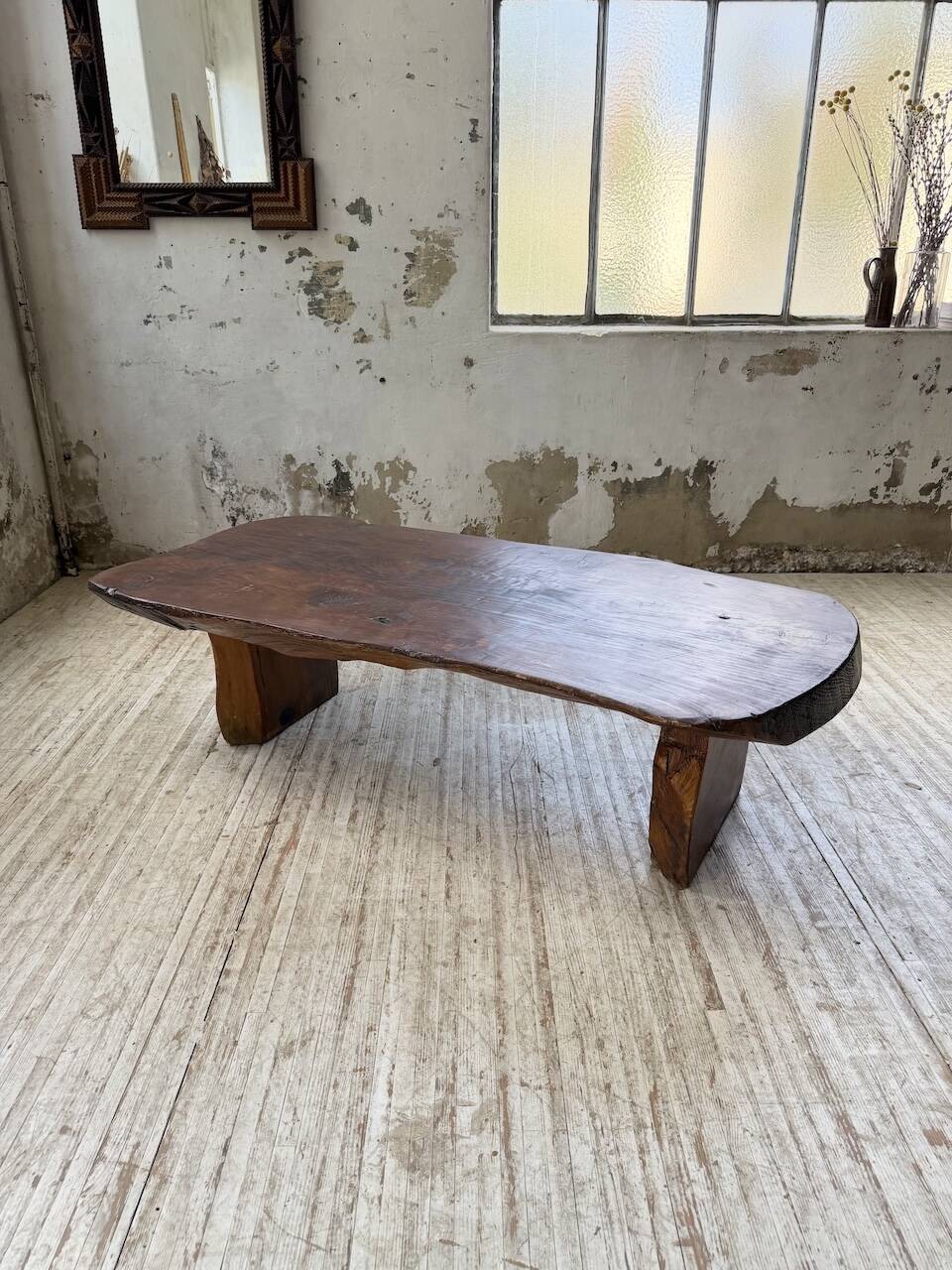 Table basse brutaliste artisanale 1950