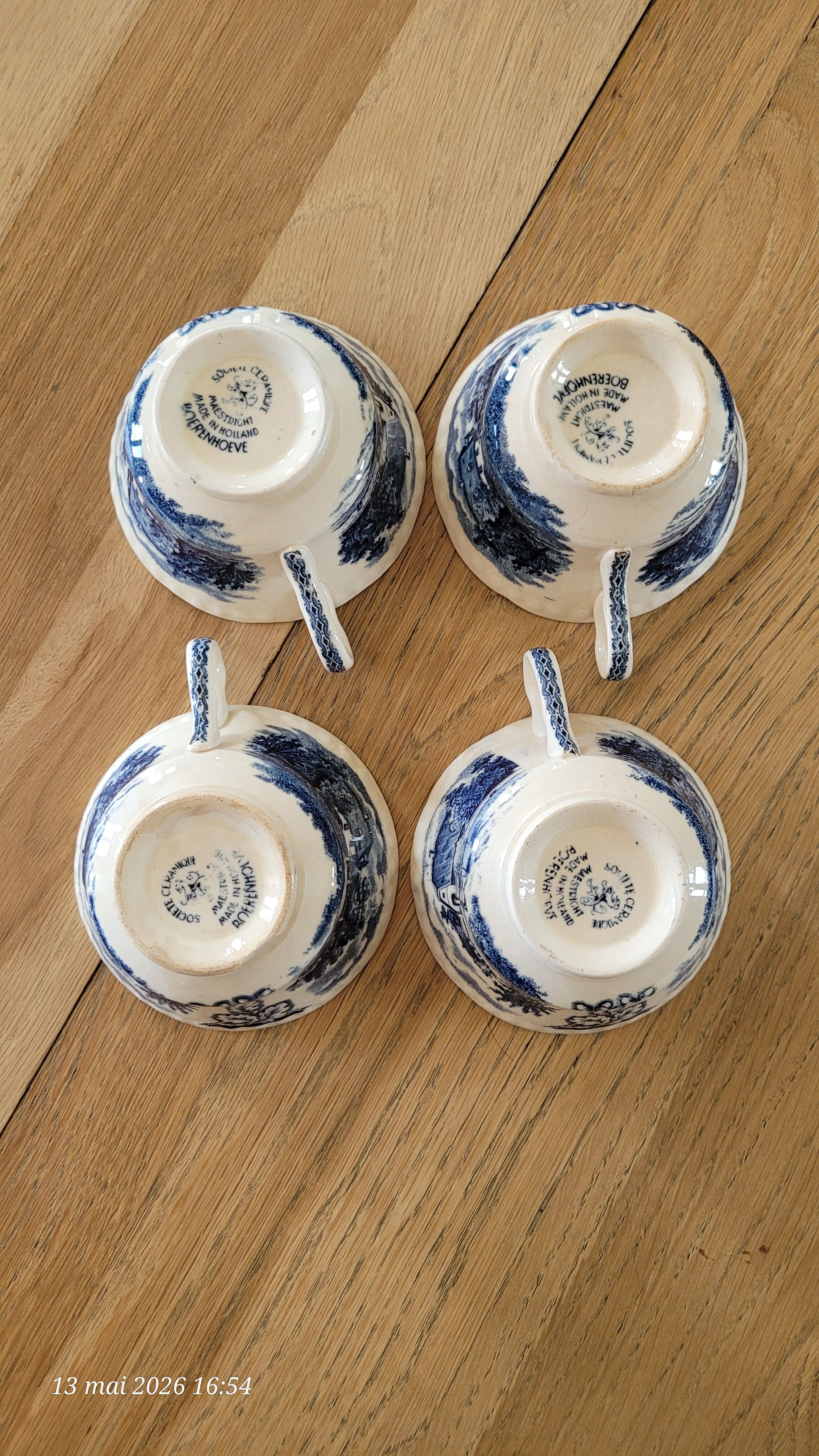 4 tasses anciennes Sté Céramique Maestricht Boerenhoeve bleues