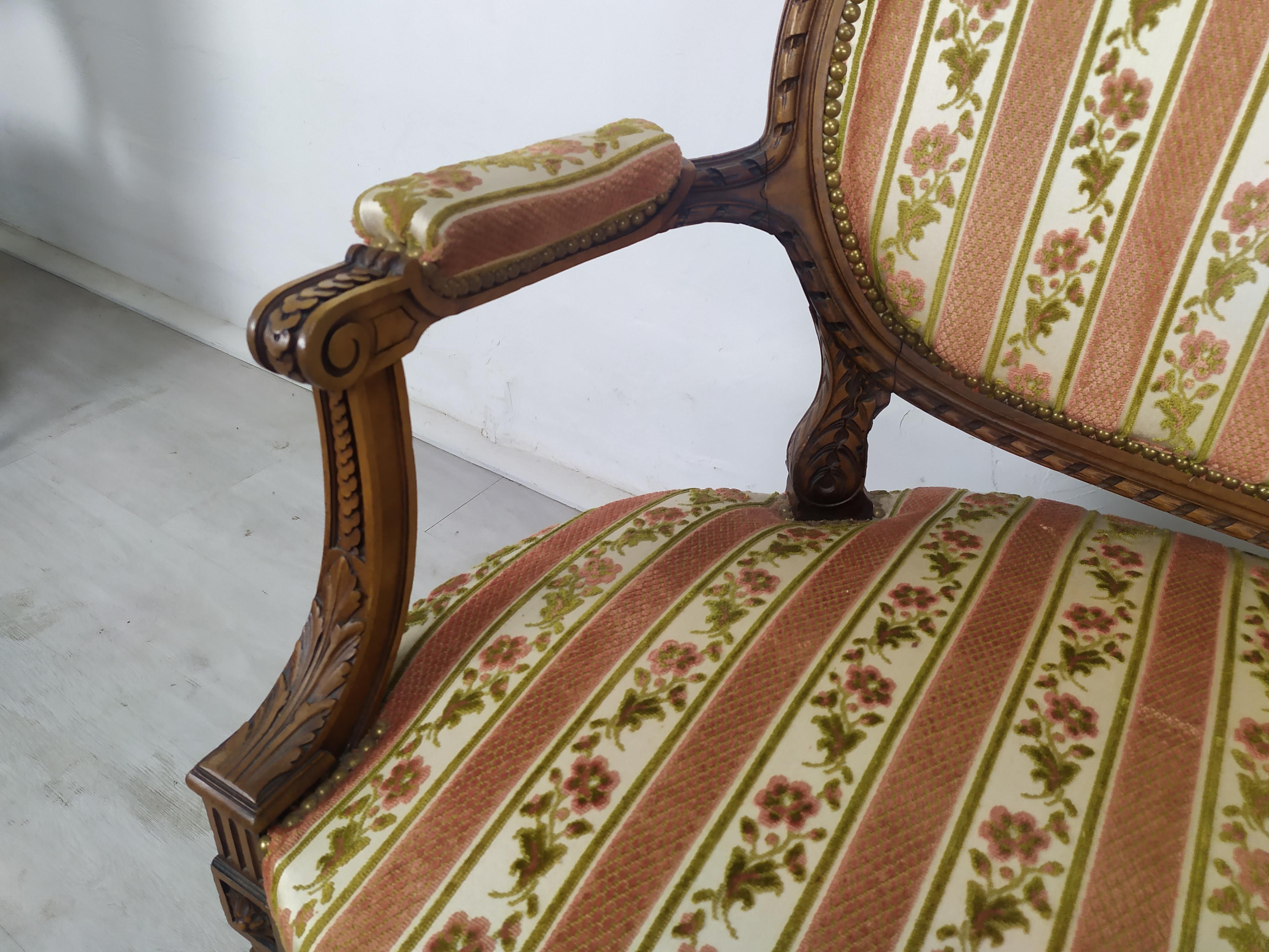 Lounge armchairs bench medallion