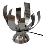 Lampe à poser space age en métal chromé figurant une fleur, années 60