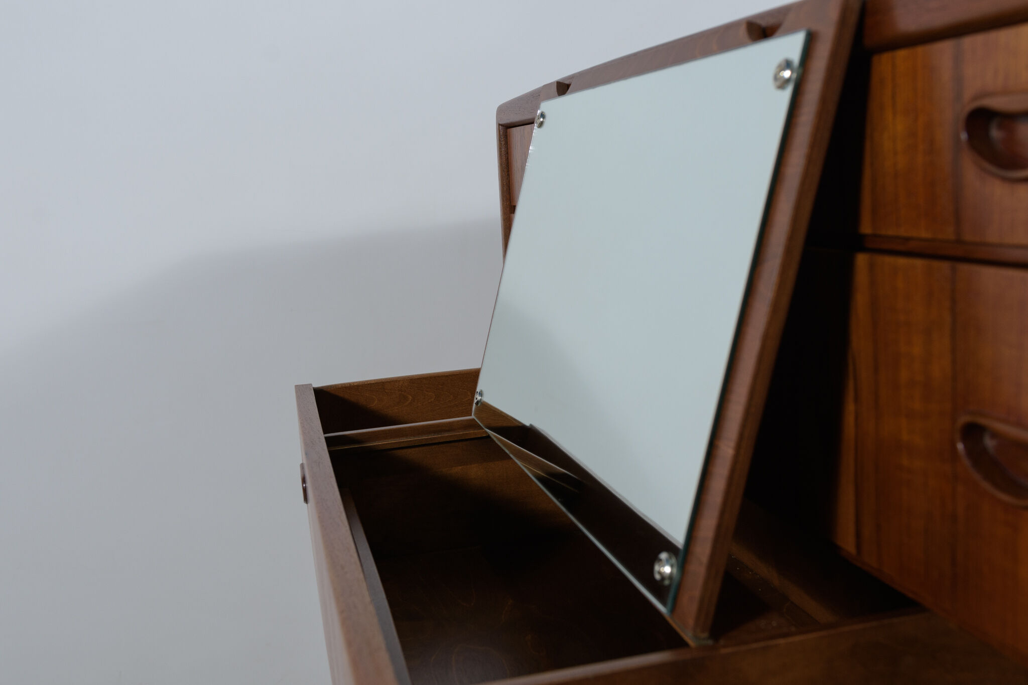 Mid-century dresser and dressing table