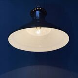 Lampe à suspension industrielle française en émail noir de taille moyenne