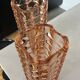 Paire de vase en verre moulé rose