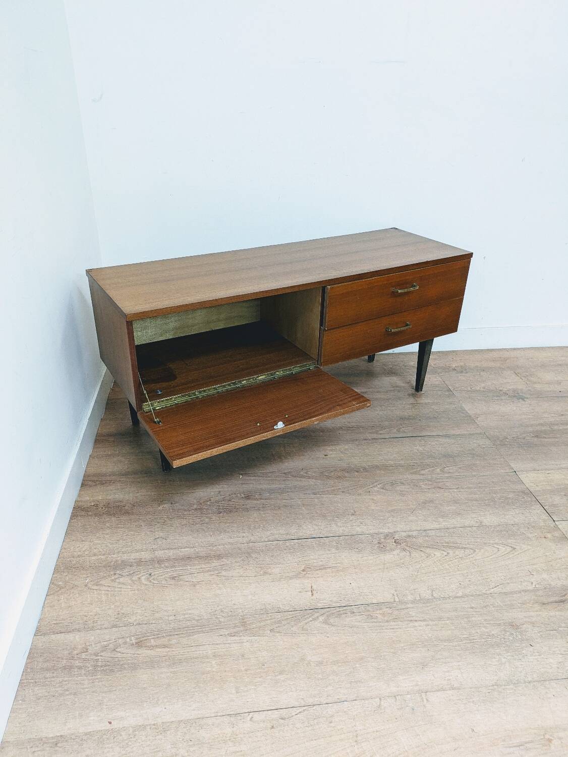 Vintage wooden sideboard / hi-fi TV storage unit