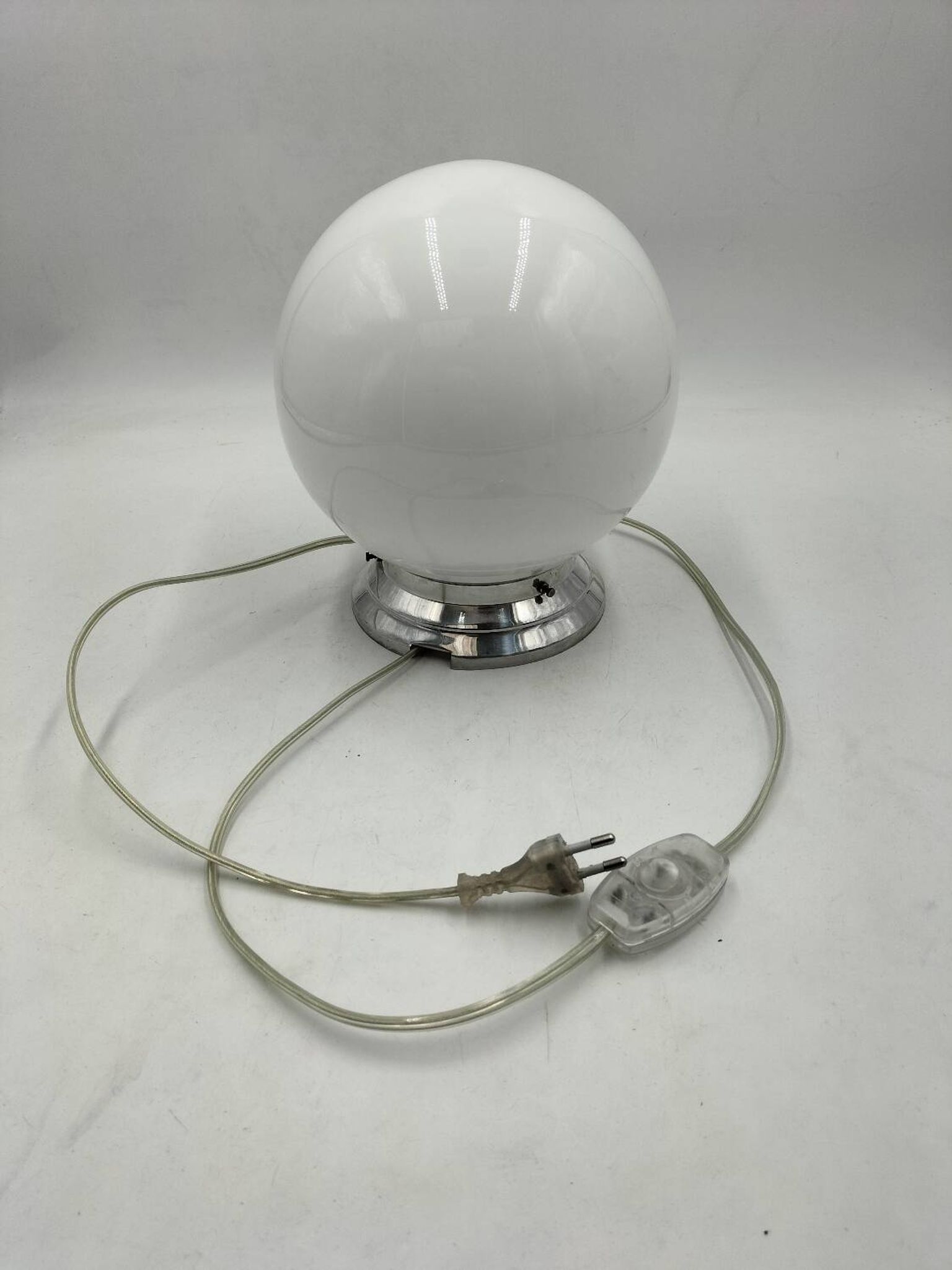 Opaline table lamp