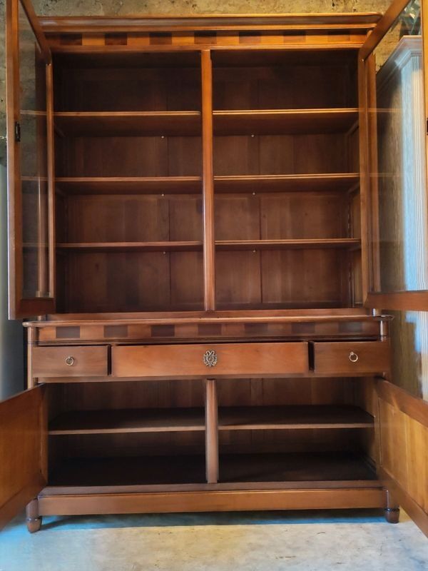 Meuble vitrine style Louis Philippe